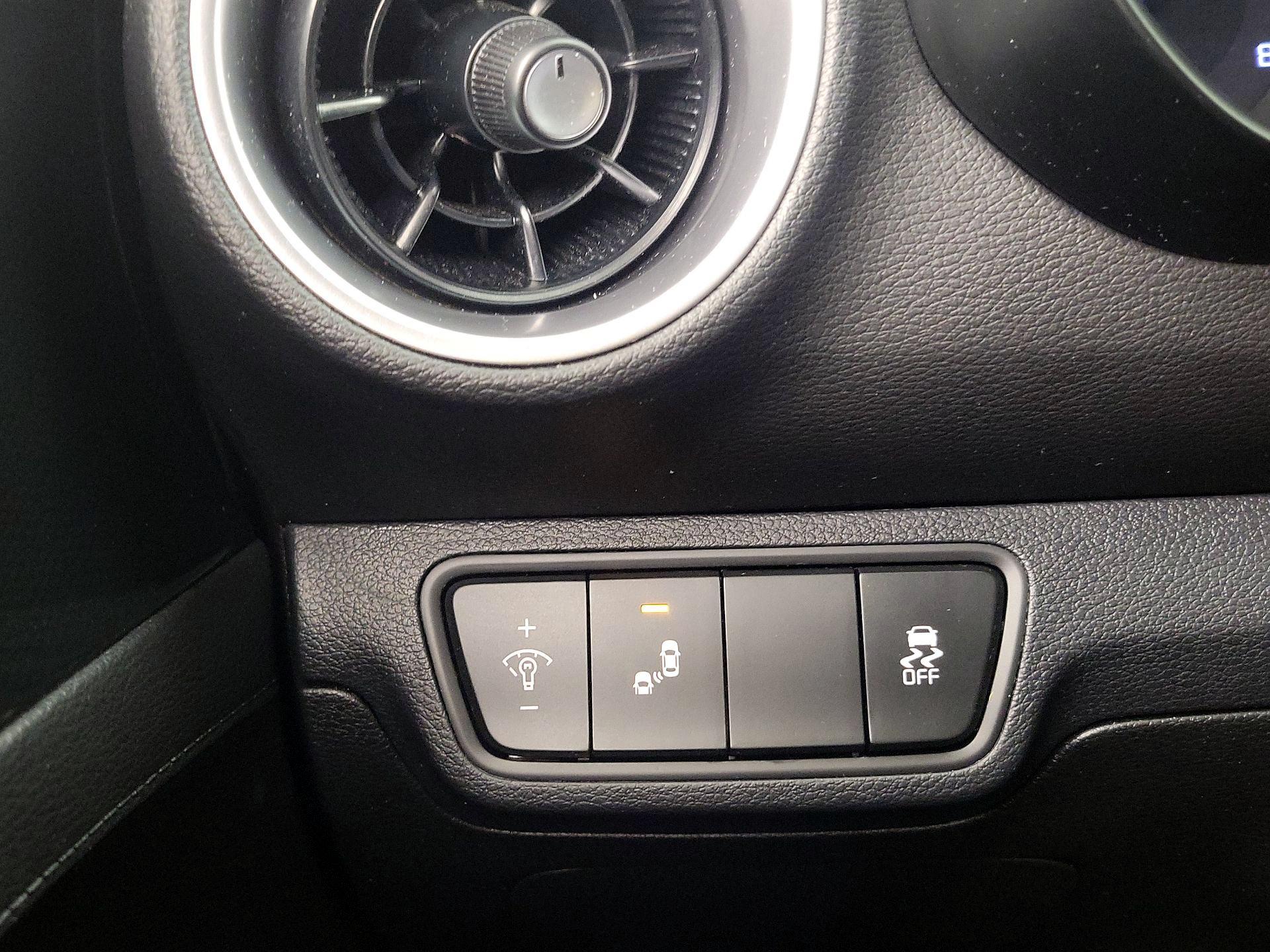 Thumbnail: 2023 Kia Forte - 13