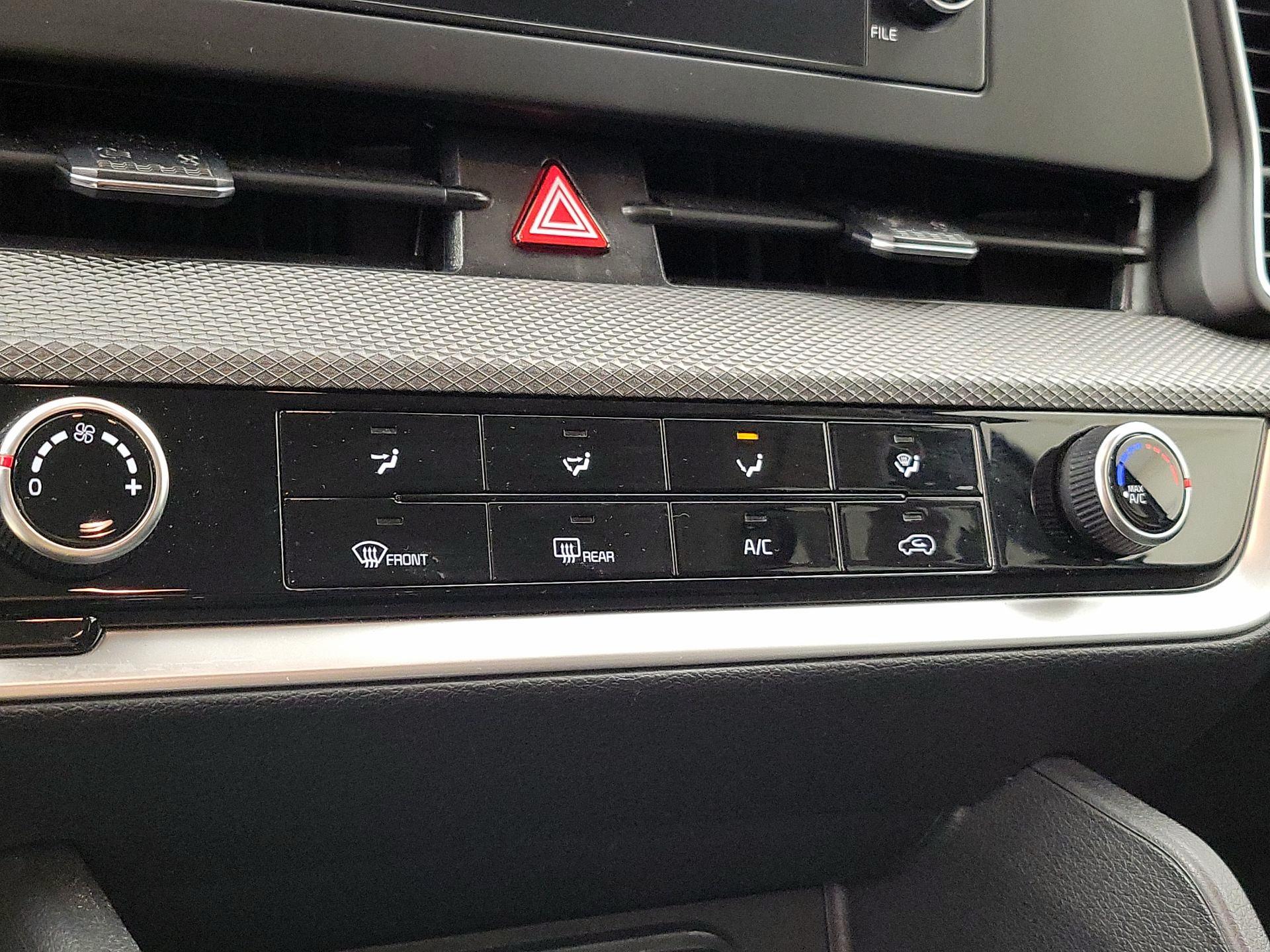 Thumbnail: 2023 Kia Sportage - 16