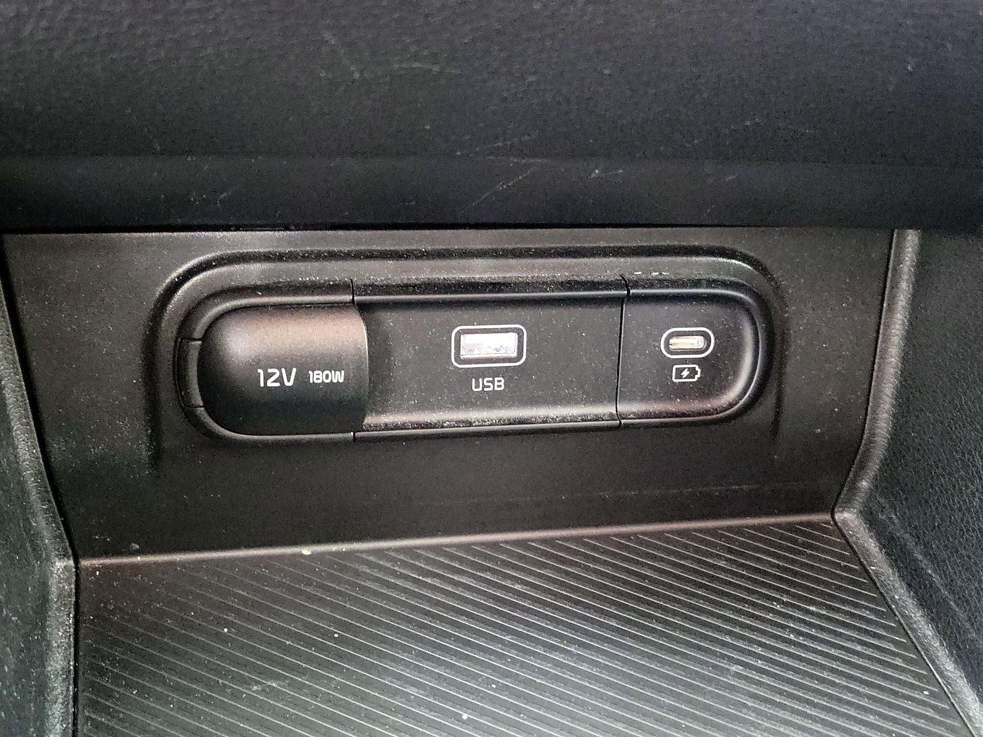 Thumbnail: 2023 Kia Sportage - 18