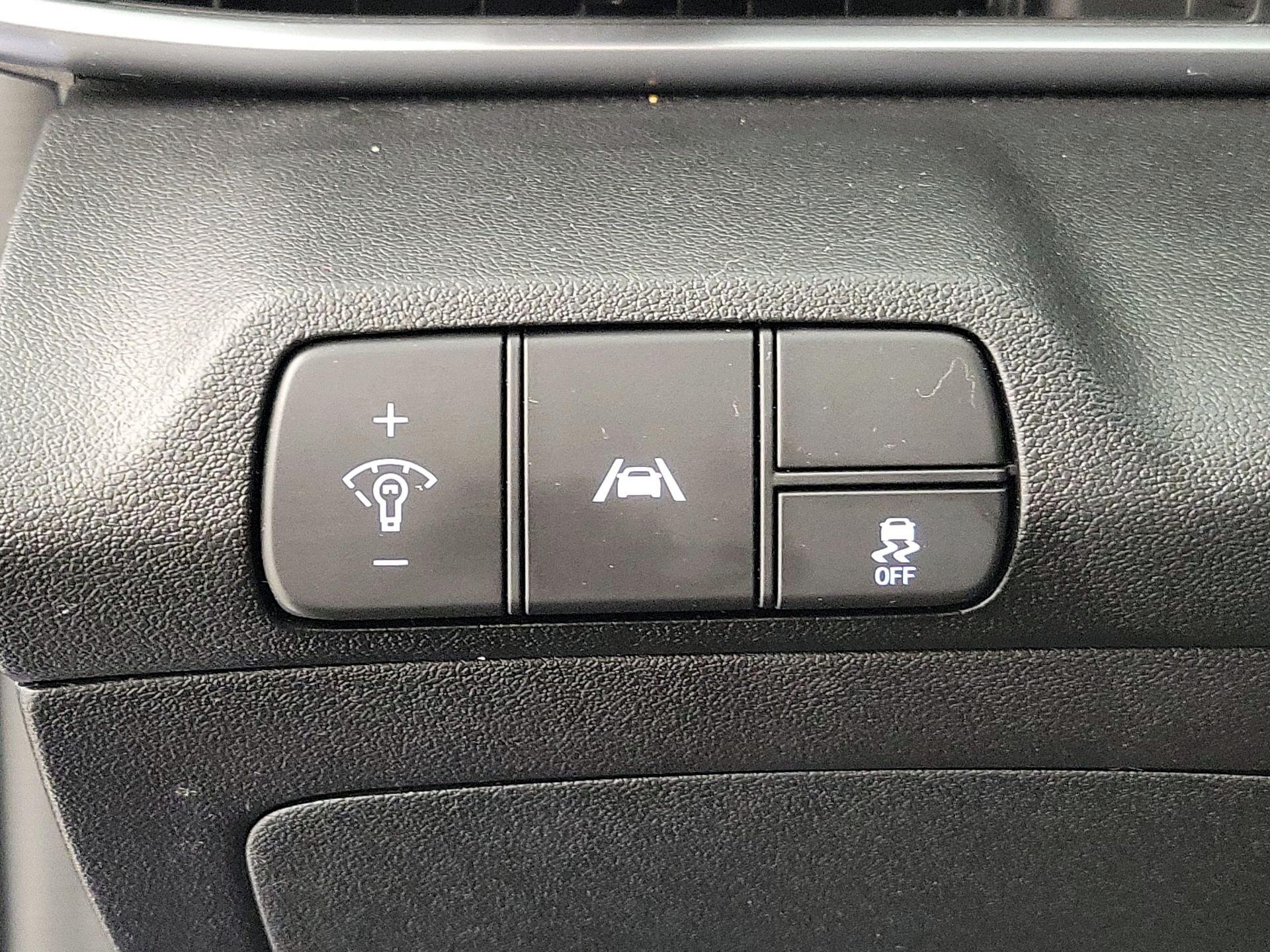 Thumbnail: 2023 Hyundai Elantra - 13