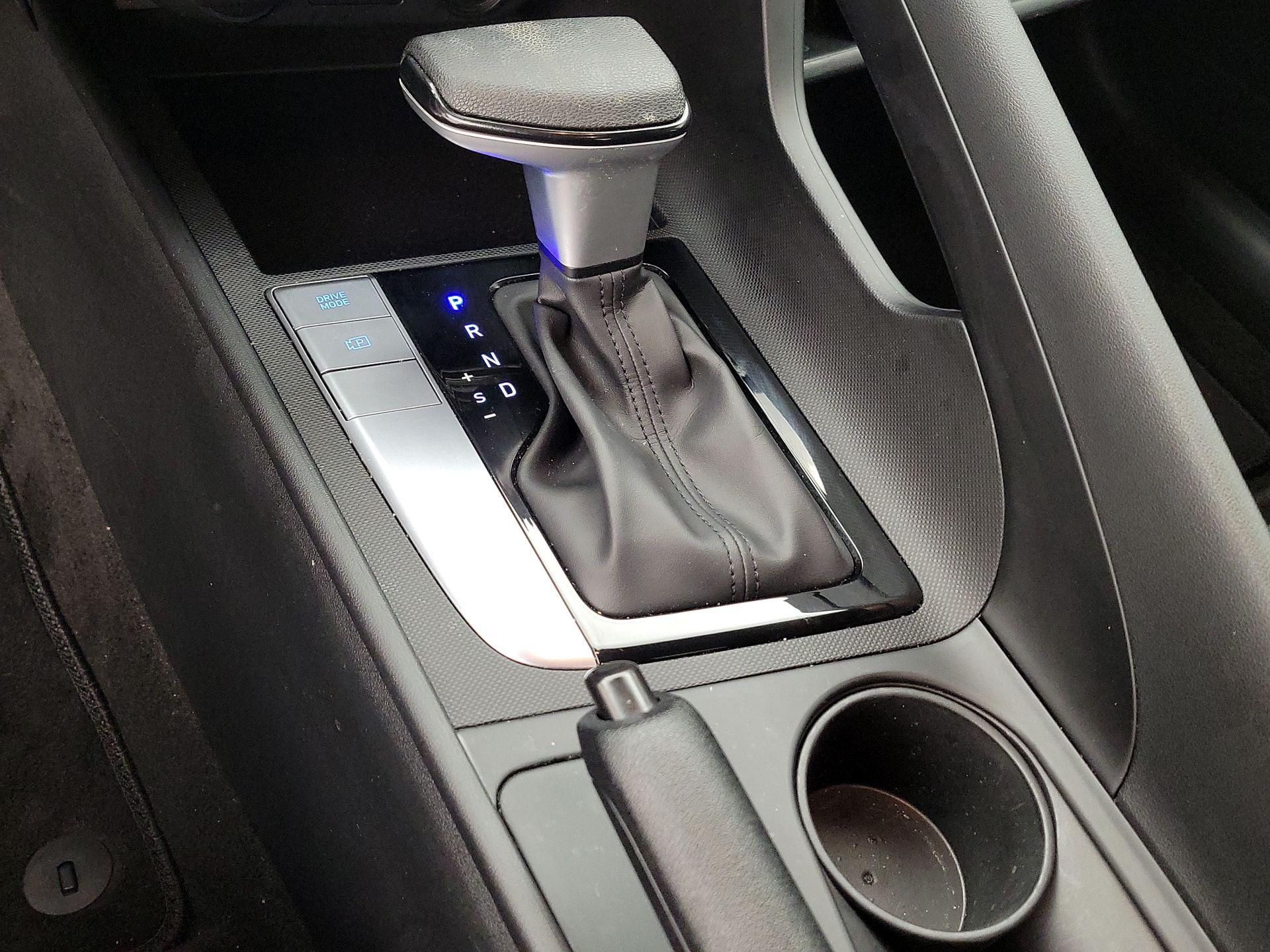 Thumbnail: 2023 Hyundai Elantra - 17