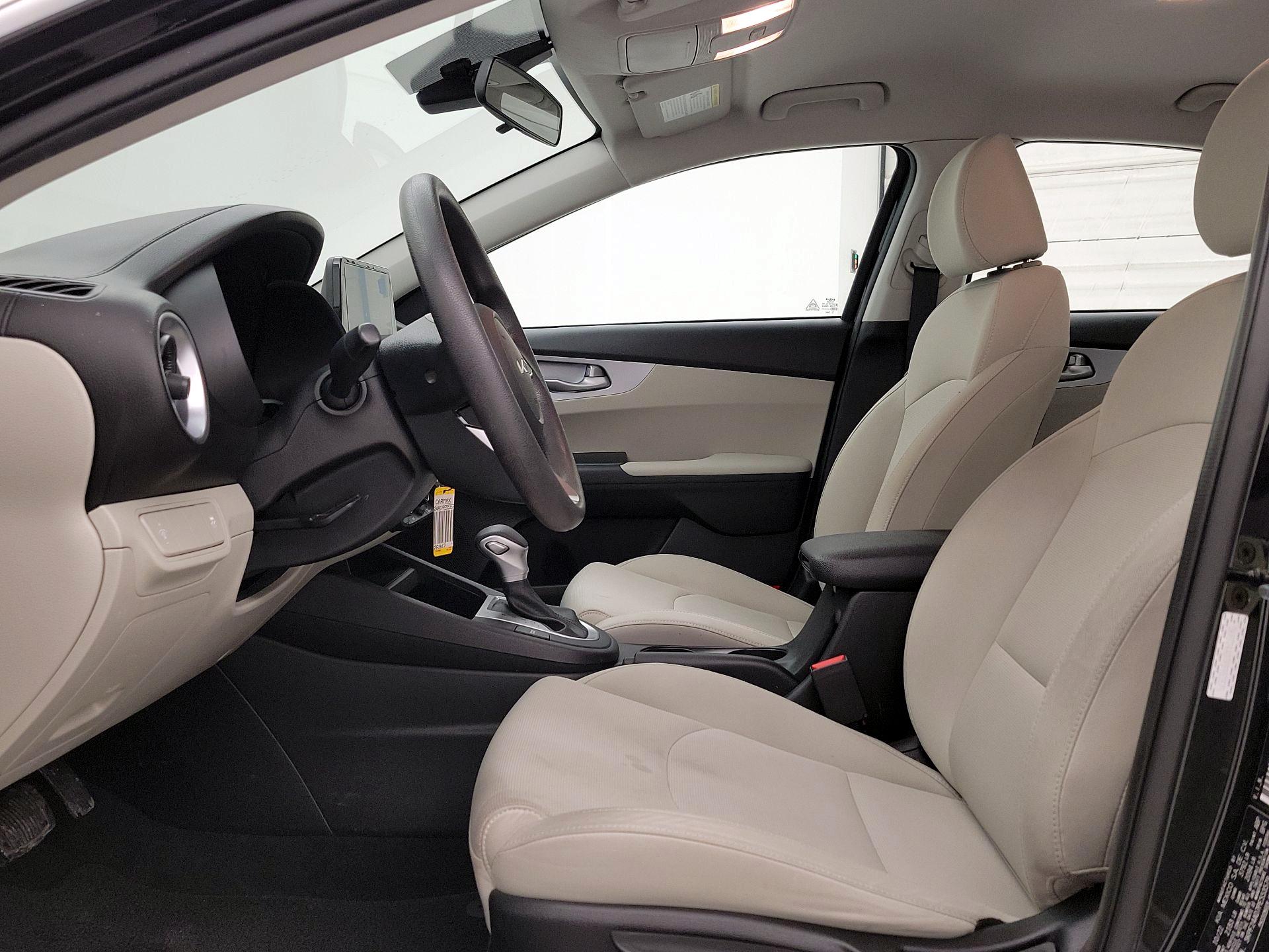 Thumbnail: 2023 Kia Forte - 11