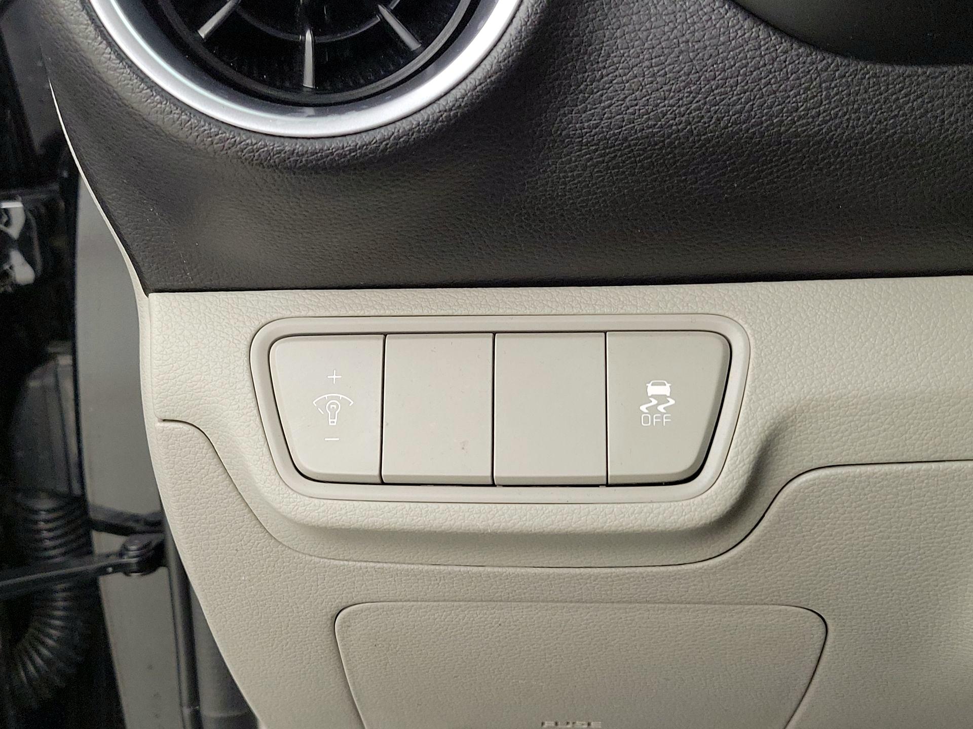 Thumbnail: 2023 Kia Forte - 13