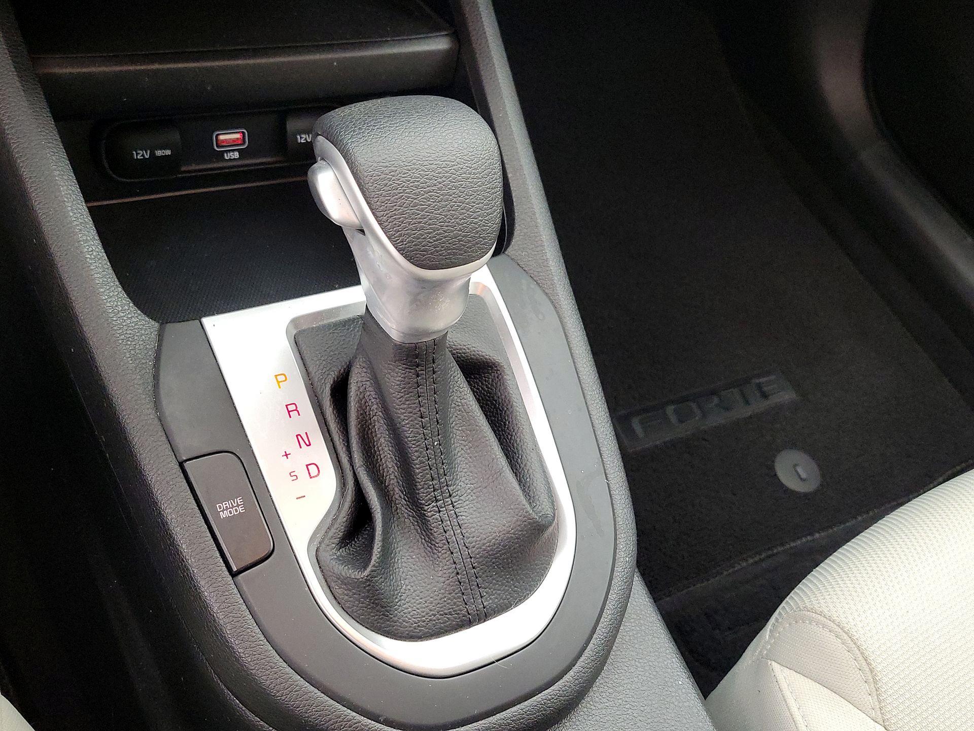 Thumbnail: 2023 Kia Forte - 17