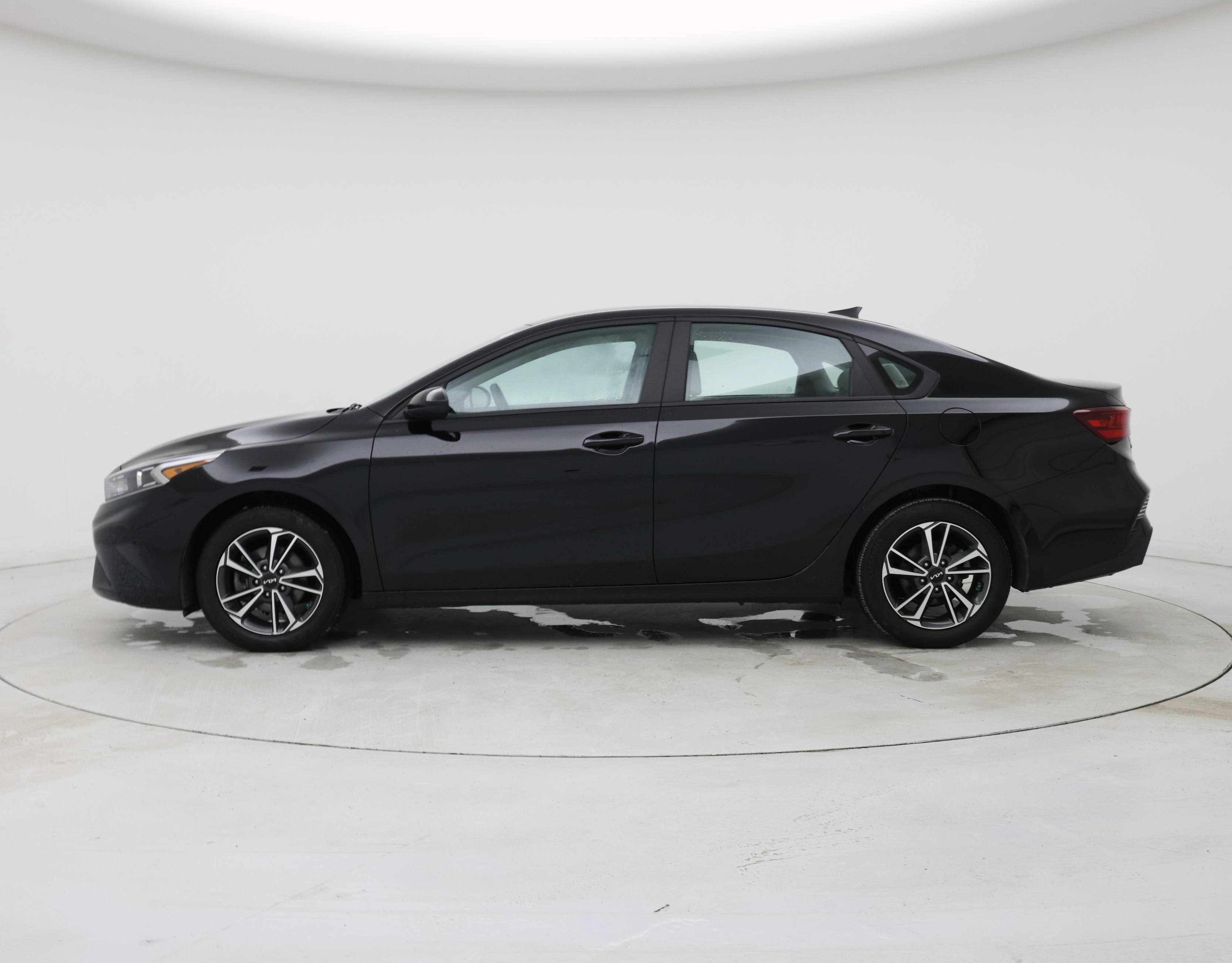 Thumbnail: 2023 Kia Forte - 3