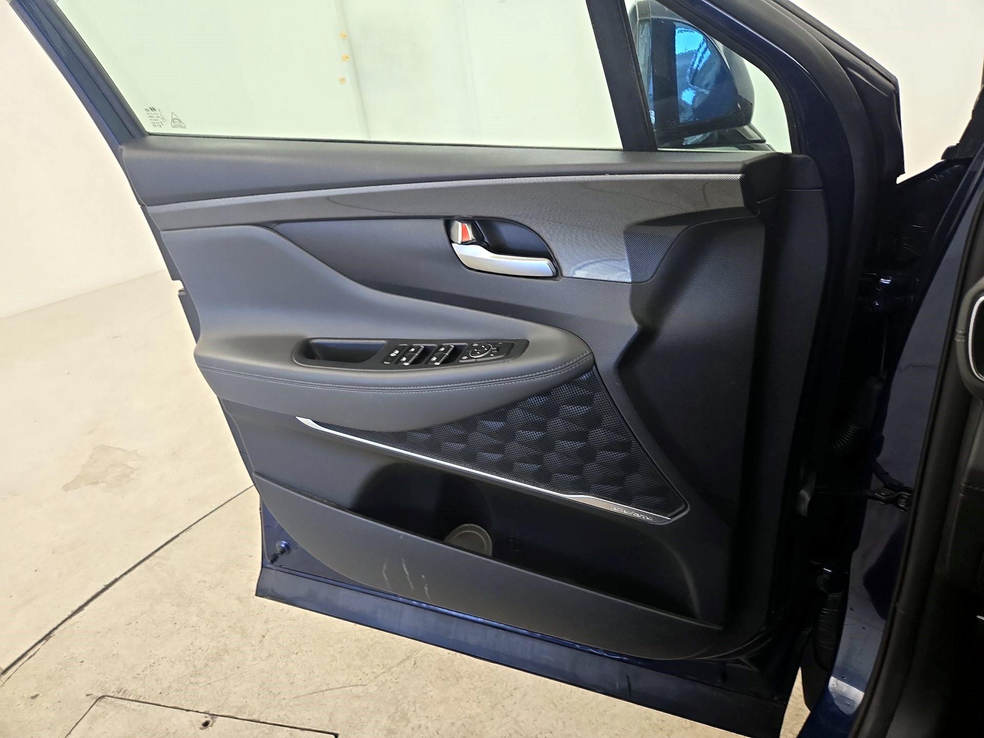 Thumbnail: 2023 Hyundai Santa Fe - 10