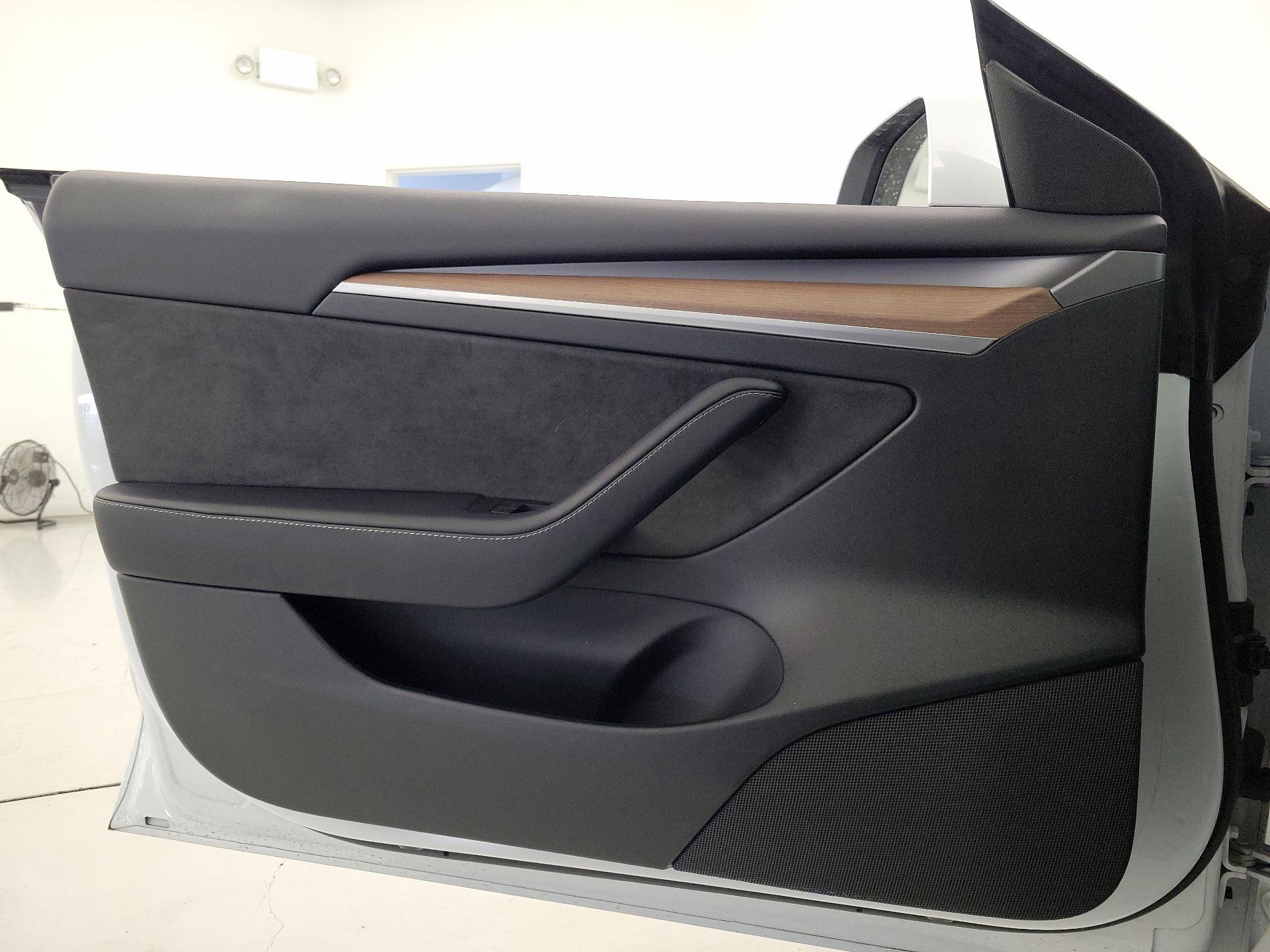 Thumbnail: 2023 Tesla Model 3 - 12