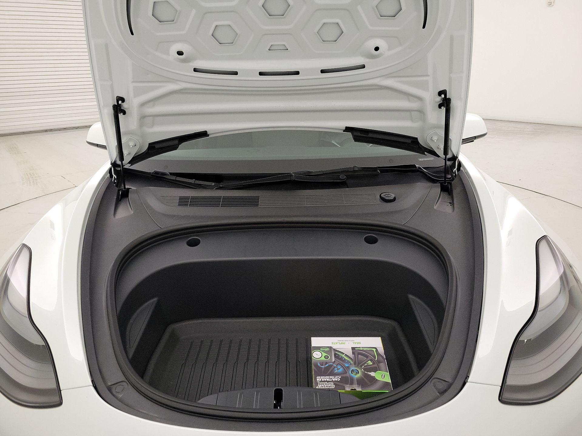 Thumbnail: 2023 Tesla Model 3 - 19