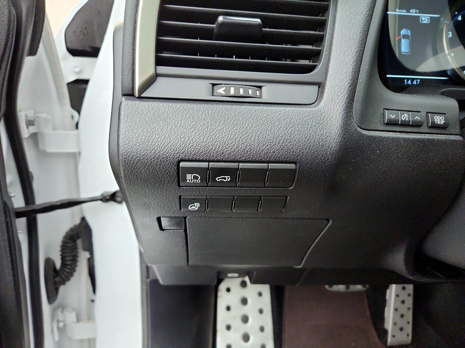 Thumbnail: 2019 Lexus RX - 13