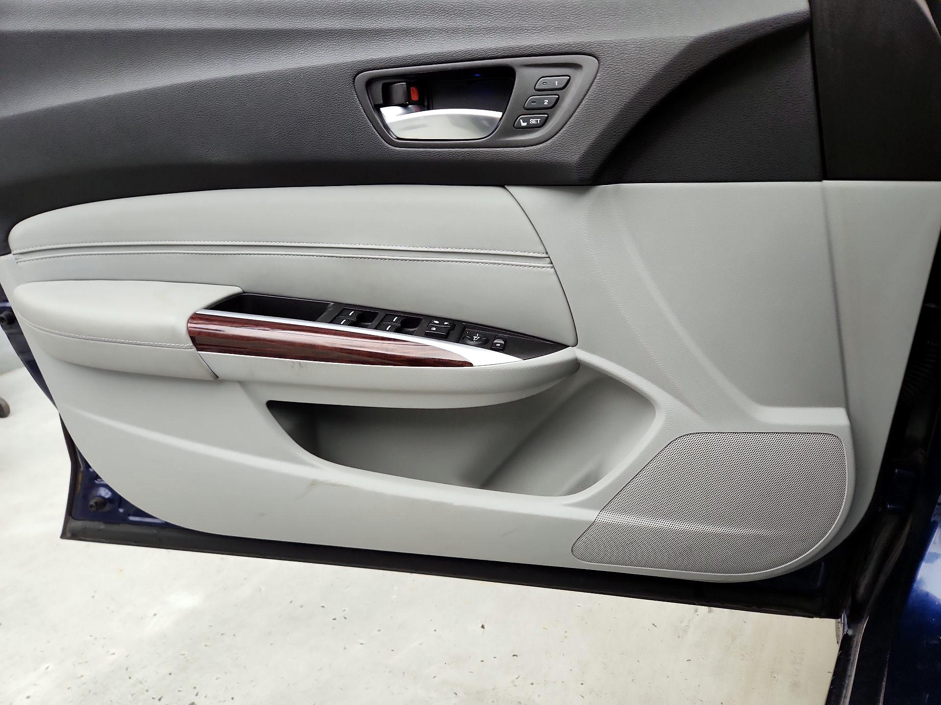 Thumbnail: 2015 Acura TLX - 12