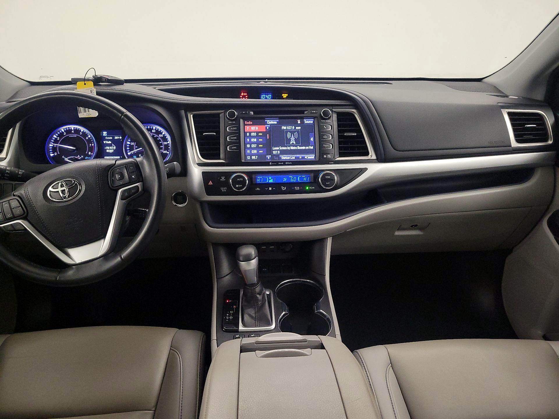 Thumbnail: 2019 Toyota Highlander - 9