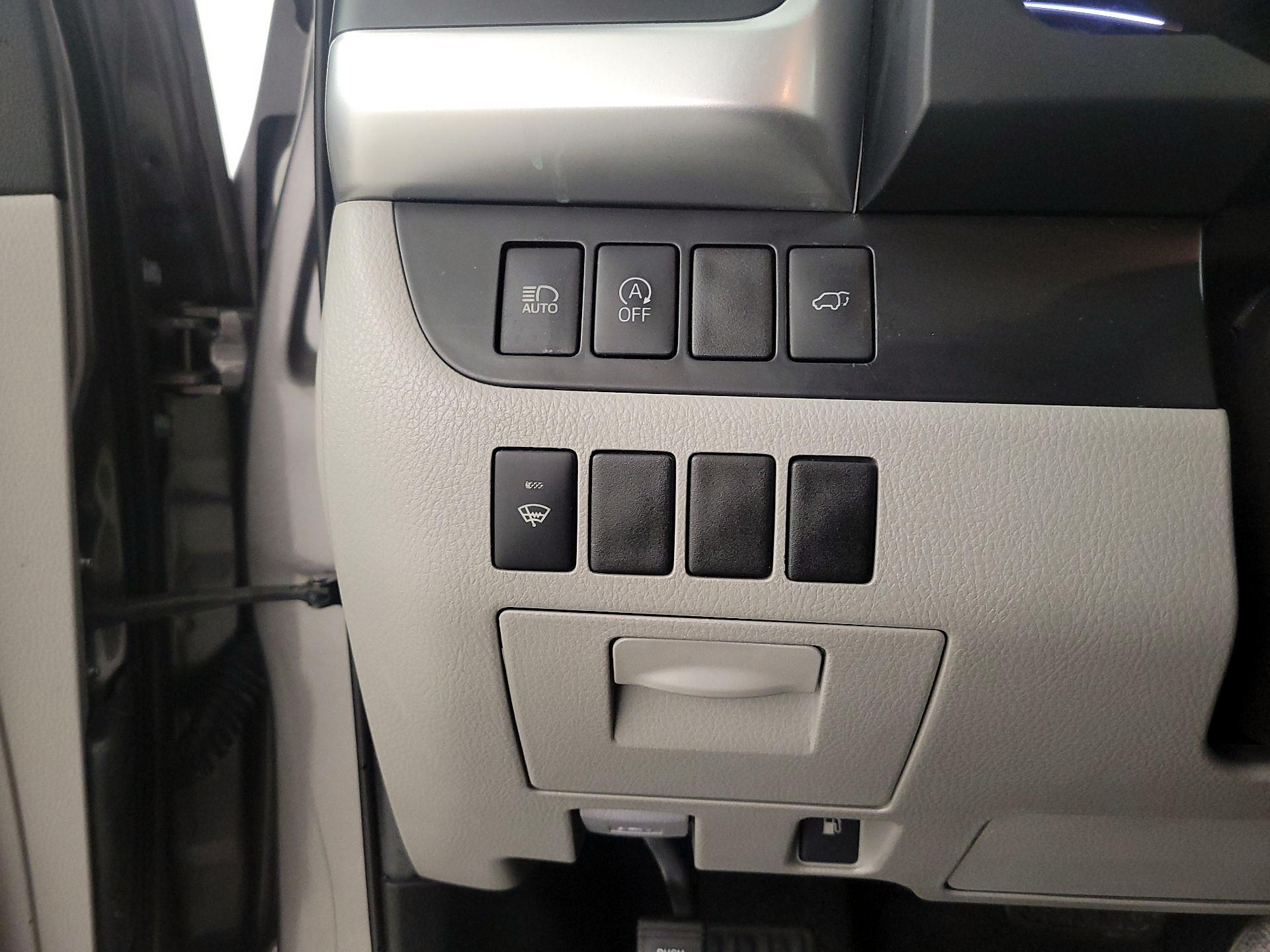 Thumbnail: 2019 Toyota Highlander - 13