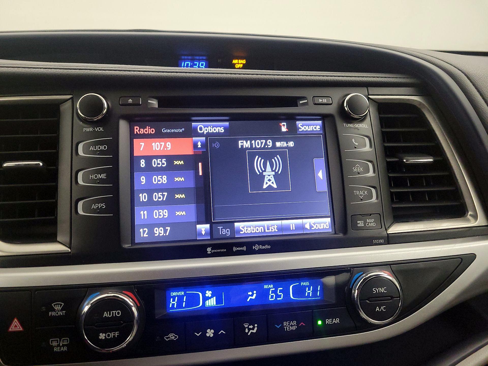 Thumbnail: 2019 Toyota Highlander - 15