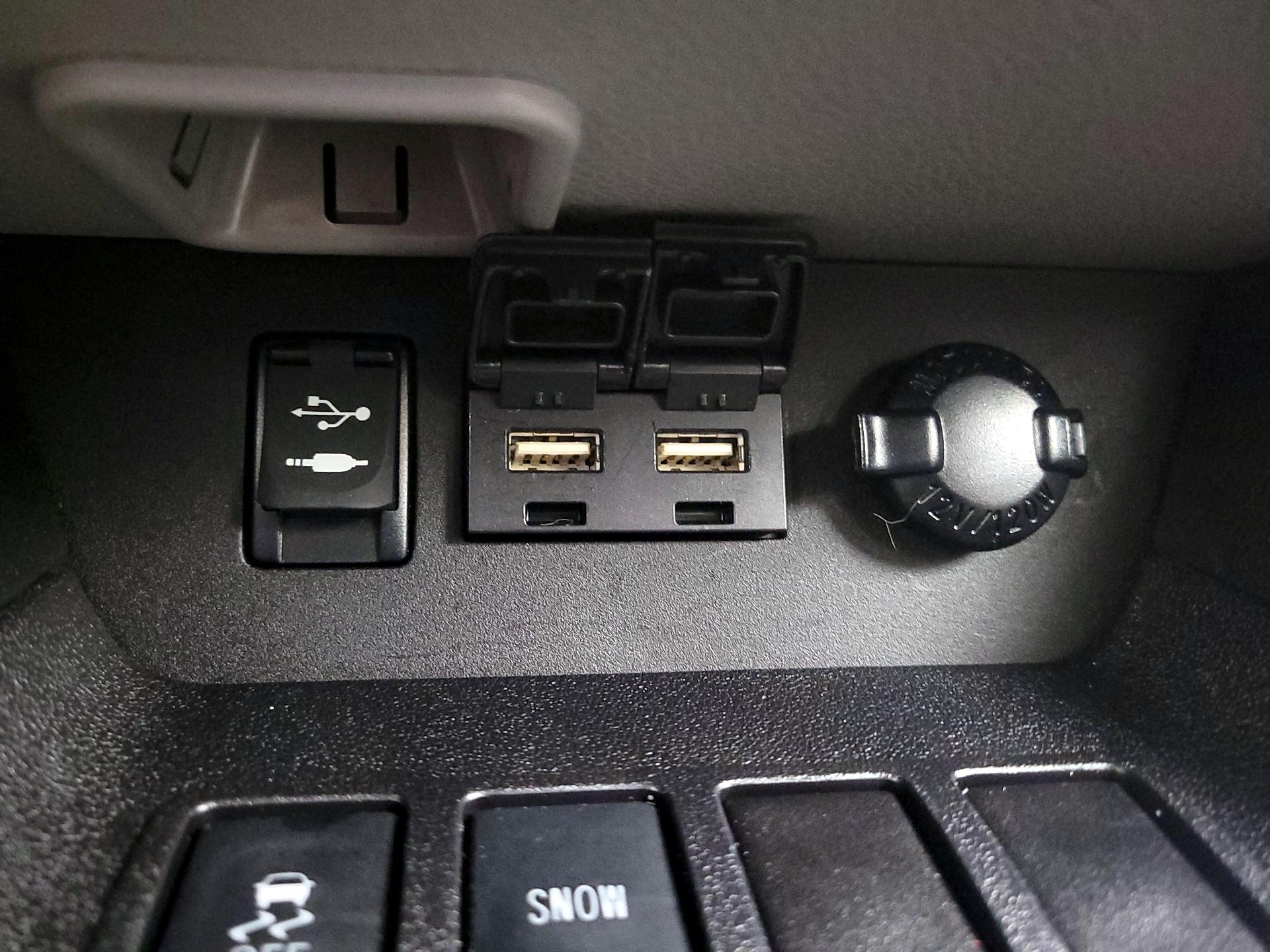 Thumbnail: 2019 Toyota Highlander - 18