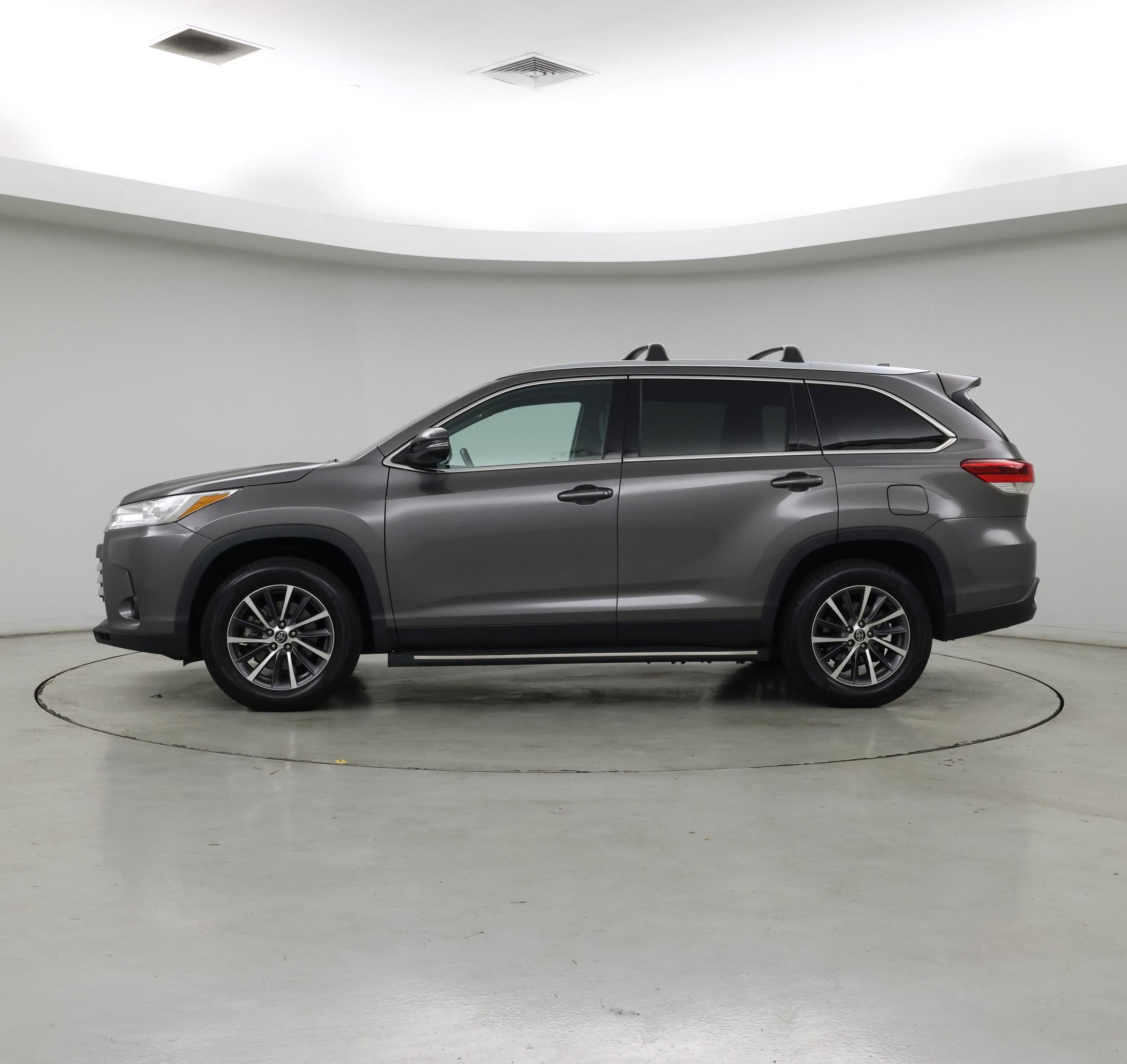 Thumbnail: 2019 Toyota Highlander - 3