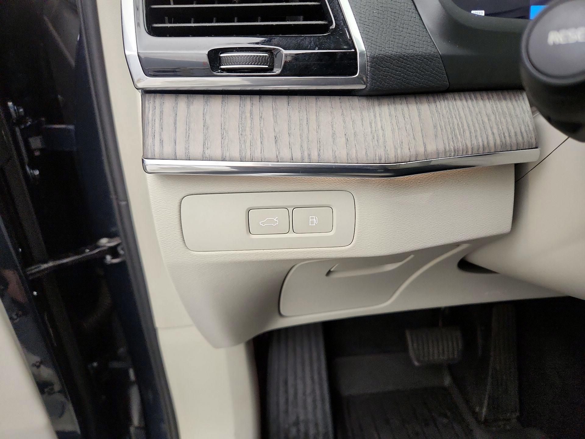 Thumbnail: 2024 Volvo XC90 - 13