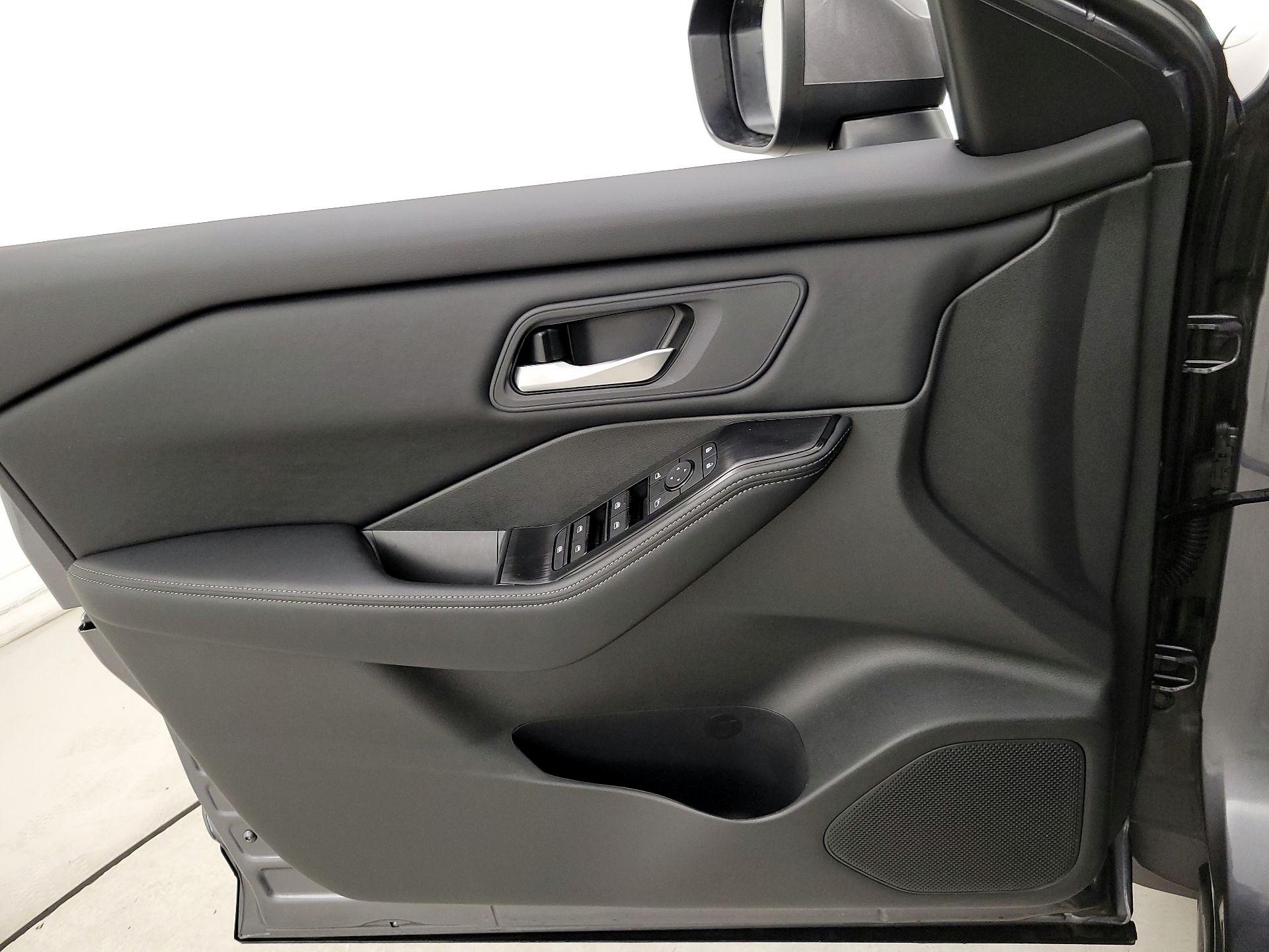 Thumbnail: 2025 Nissan Rogue - 12