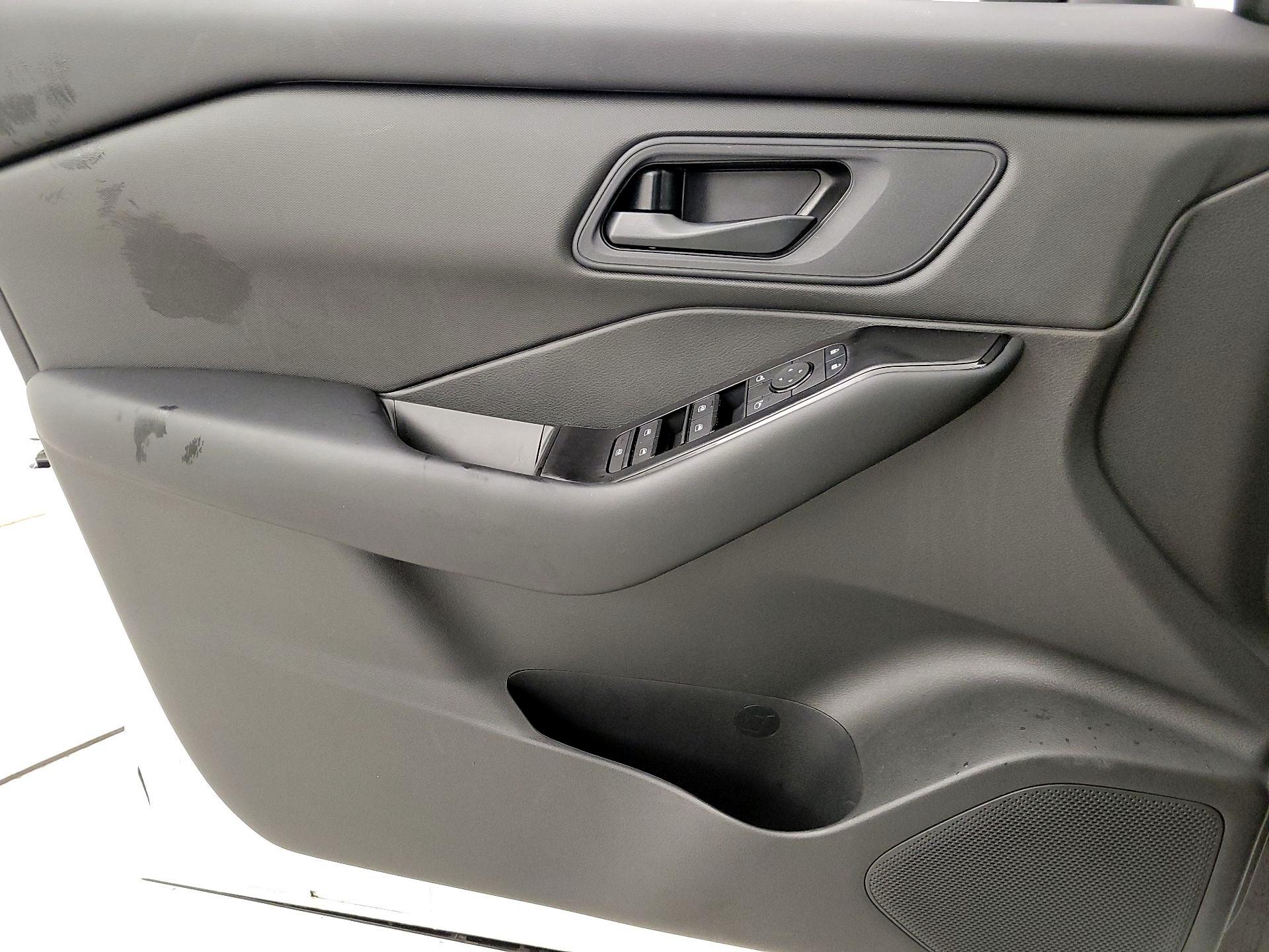 Thumbnail: 2025 Nissan Rogue - 12