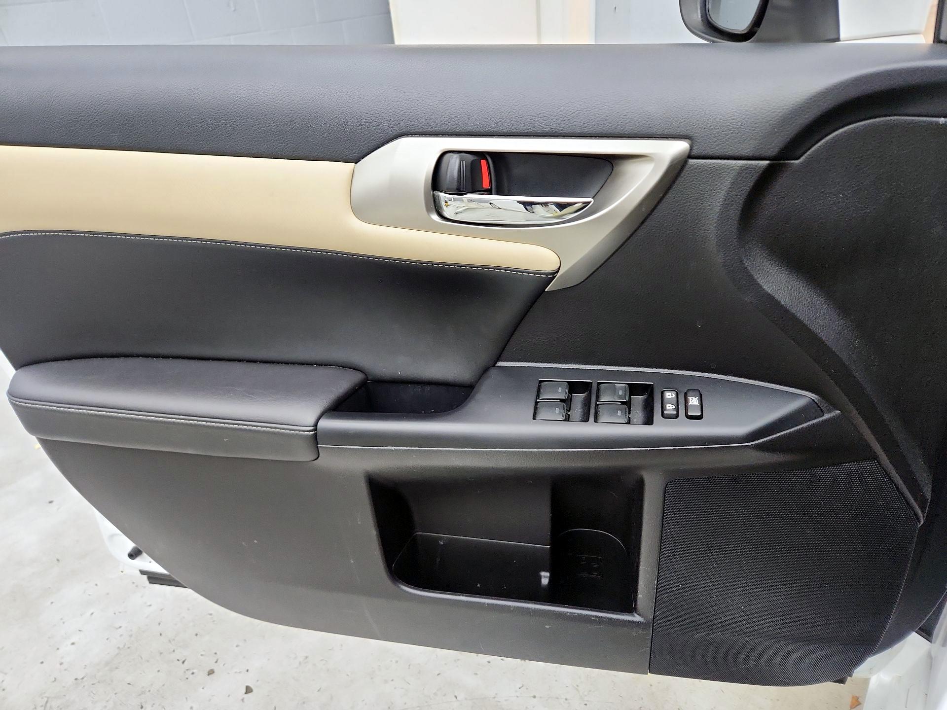 Thumbnail: 2016 Lexus CT - 12