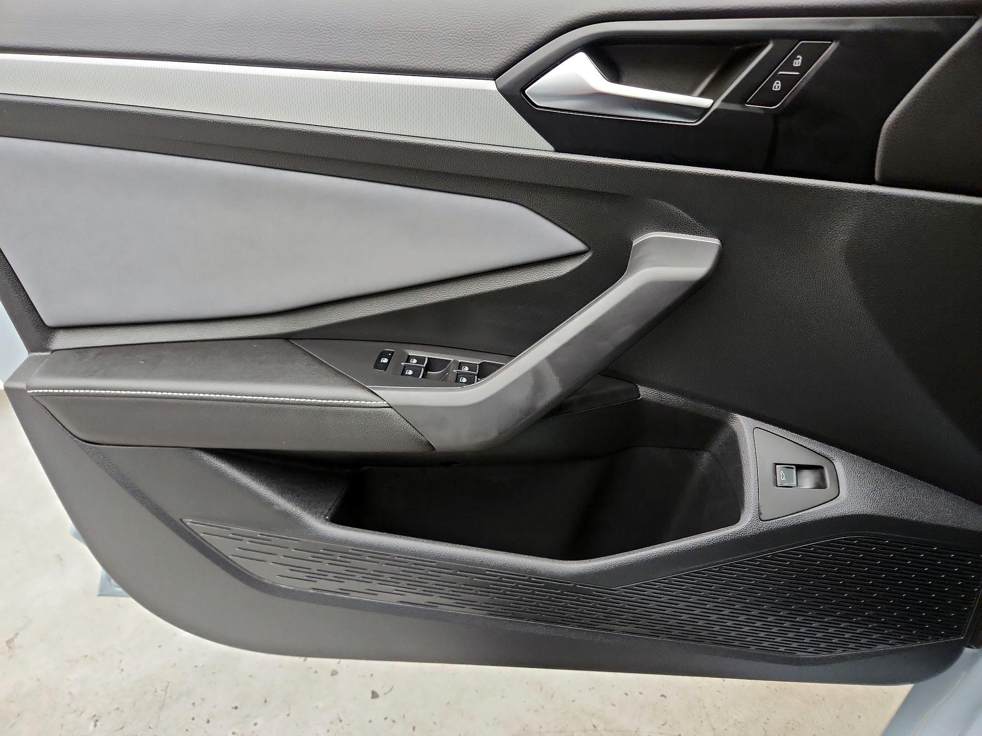 Thumbnail: 2025 Volkswagen Jetta - 12