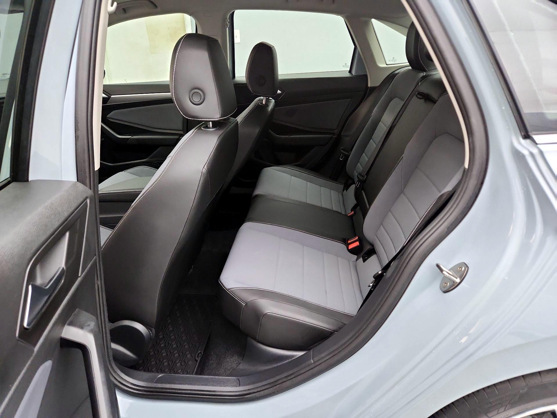 Thumbnail: 2025 Volkswagen Jetta - 20