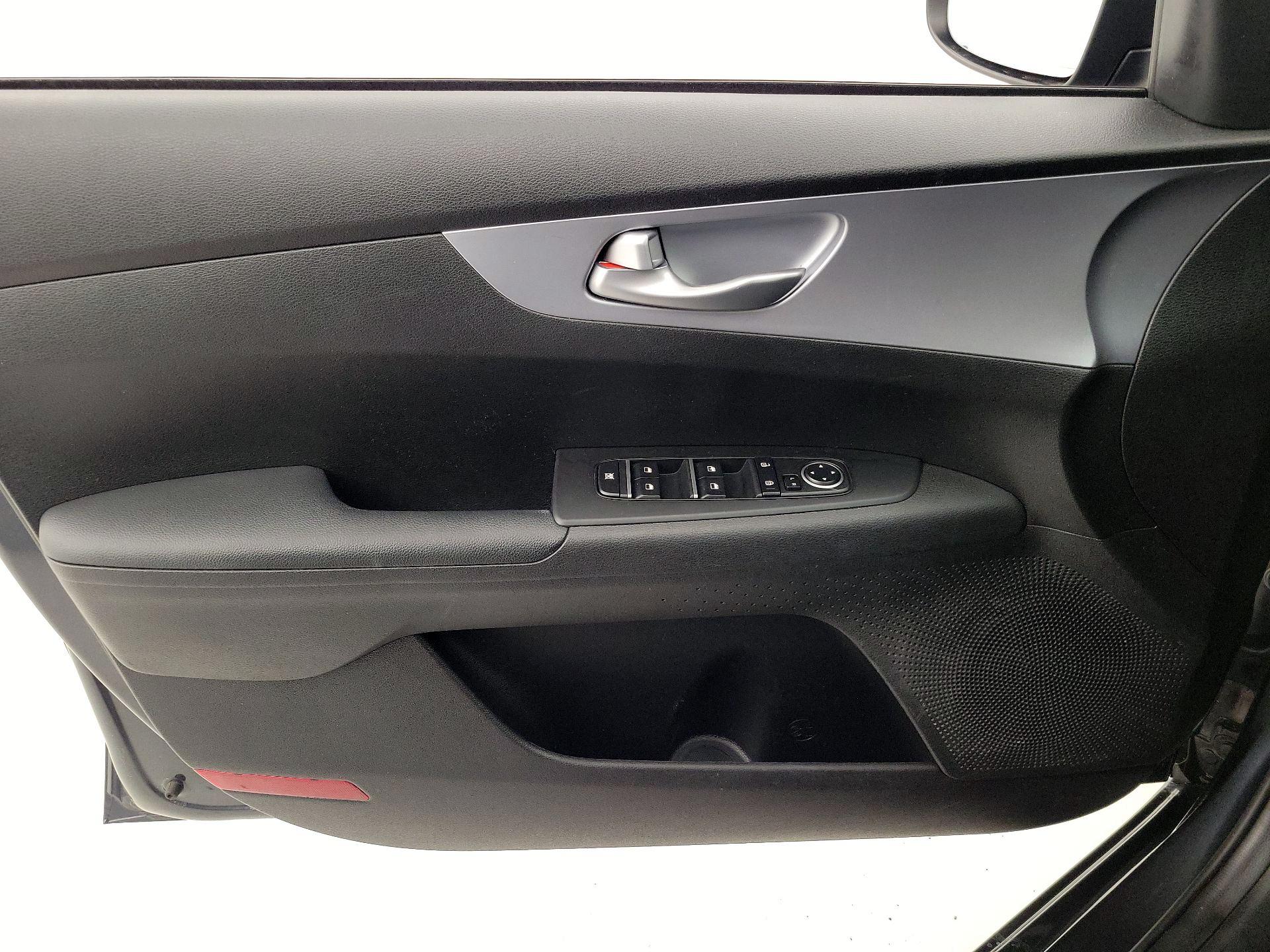 Thumbnail: 2023 Kia Forte - 12