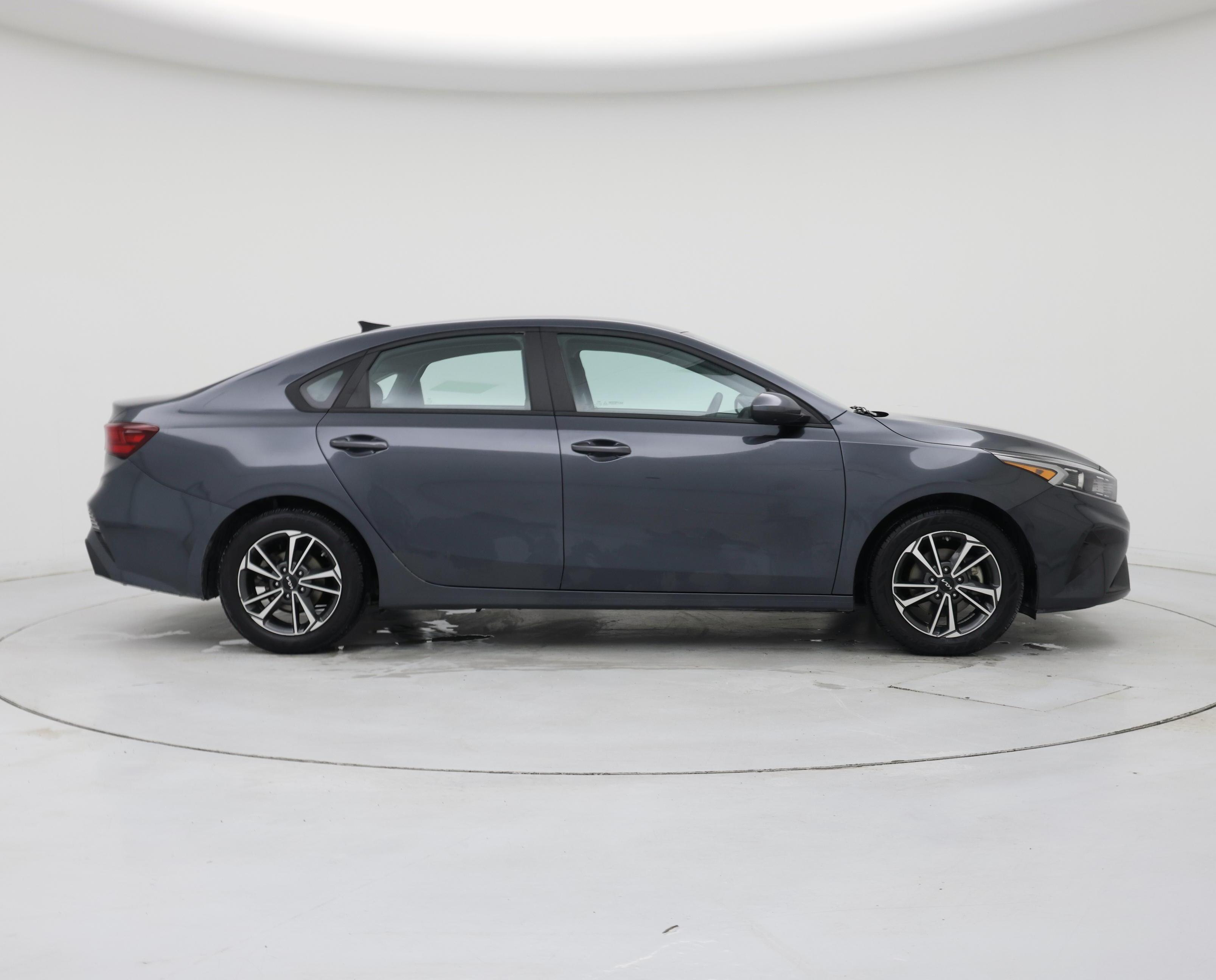 Thumbnail: 2023 Kia Forte - 7