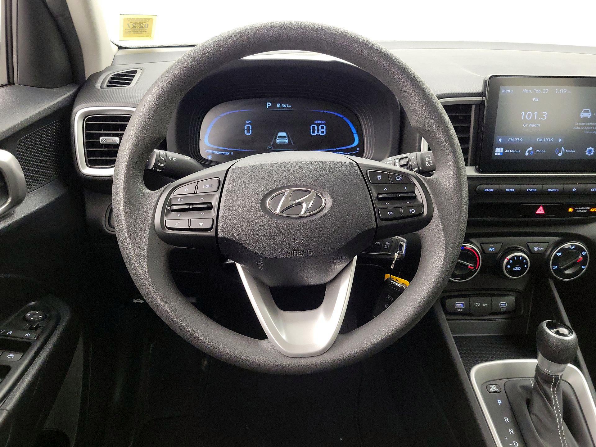 Thumbnail: 2023 Hyundai Venue - 10