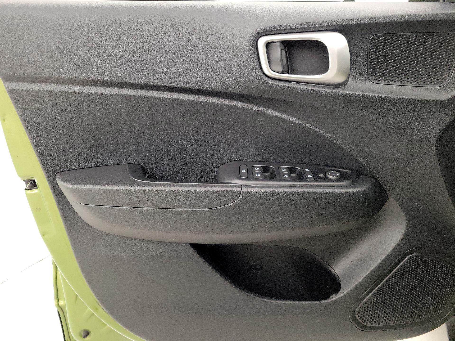 Thumbnail: 2023 Hyundai Venue - 12