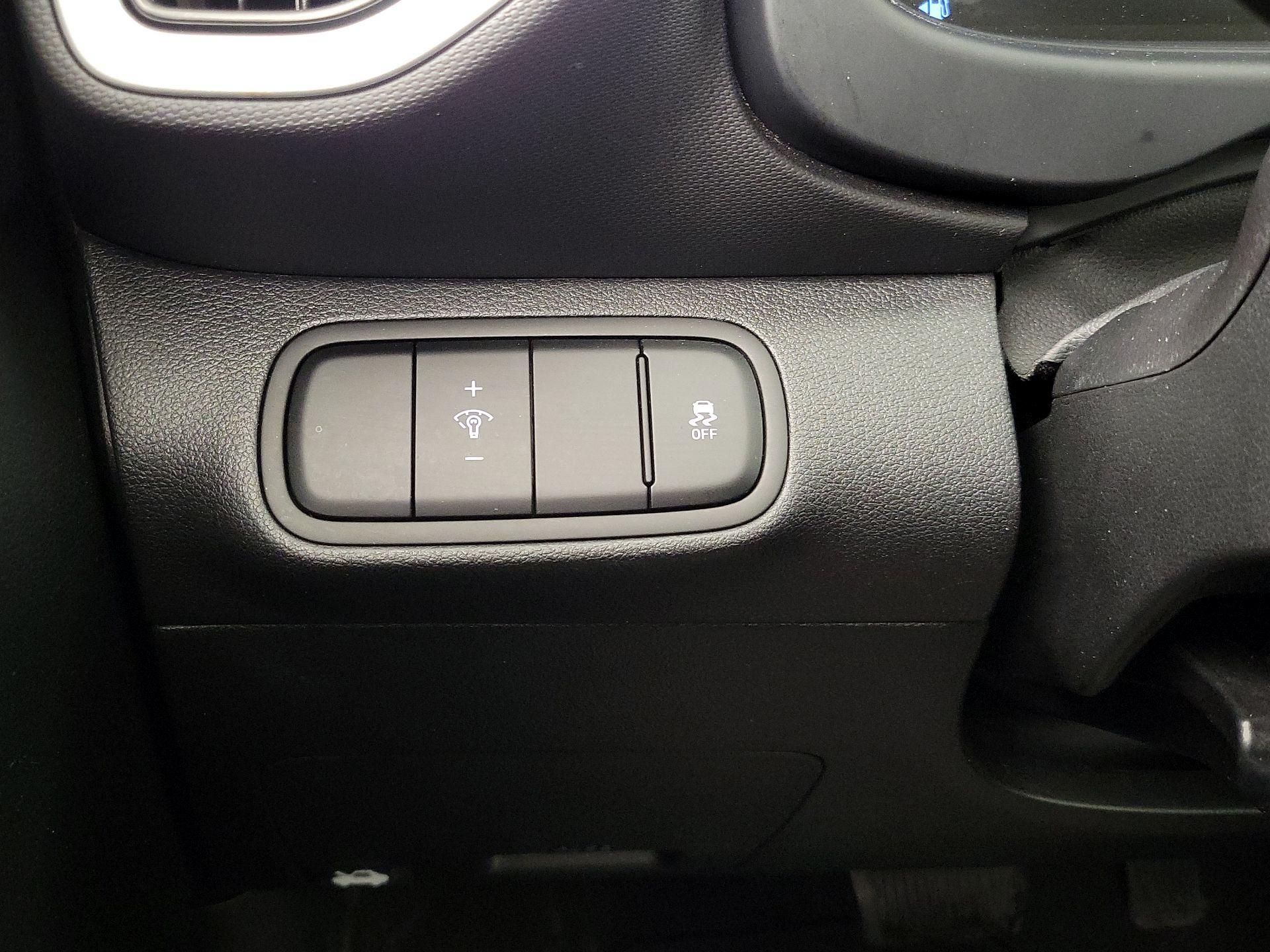 Thumbnail: 2023 Hyundai Venue - 13