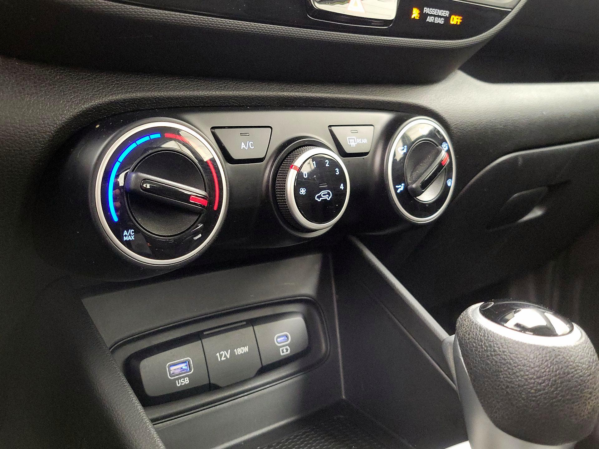 Thumbnail: 2023 Hyundai Venue - 16