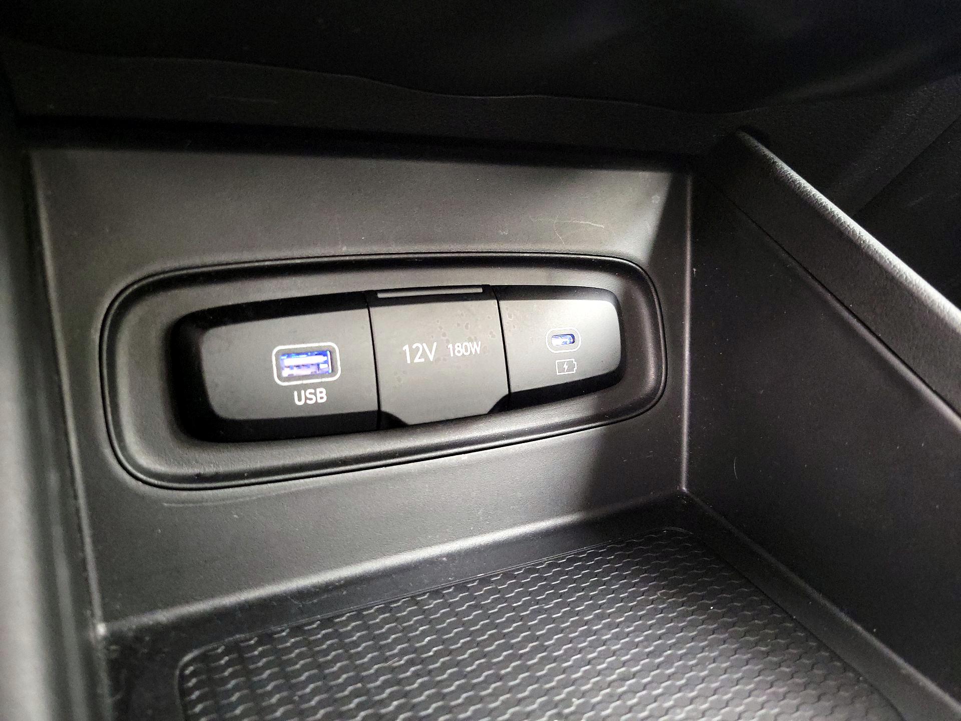 Thumbnail: 2023 Hyundai Venue - 18