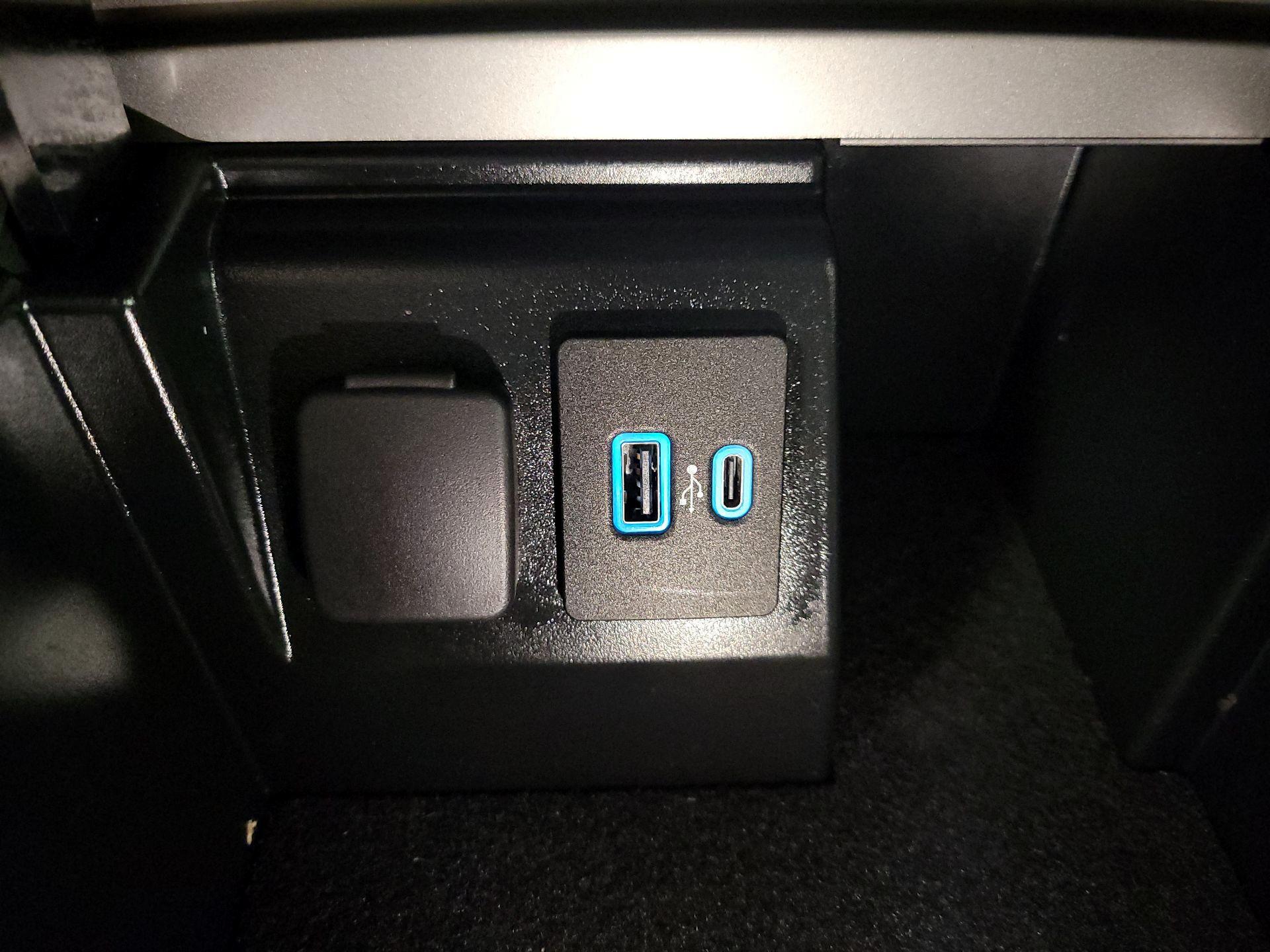 Thumbnail: 2023 Ford Explorer - 19