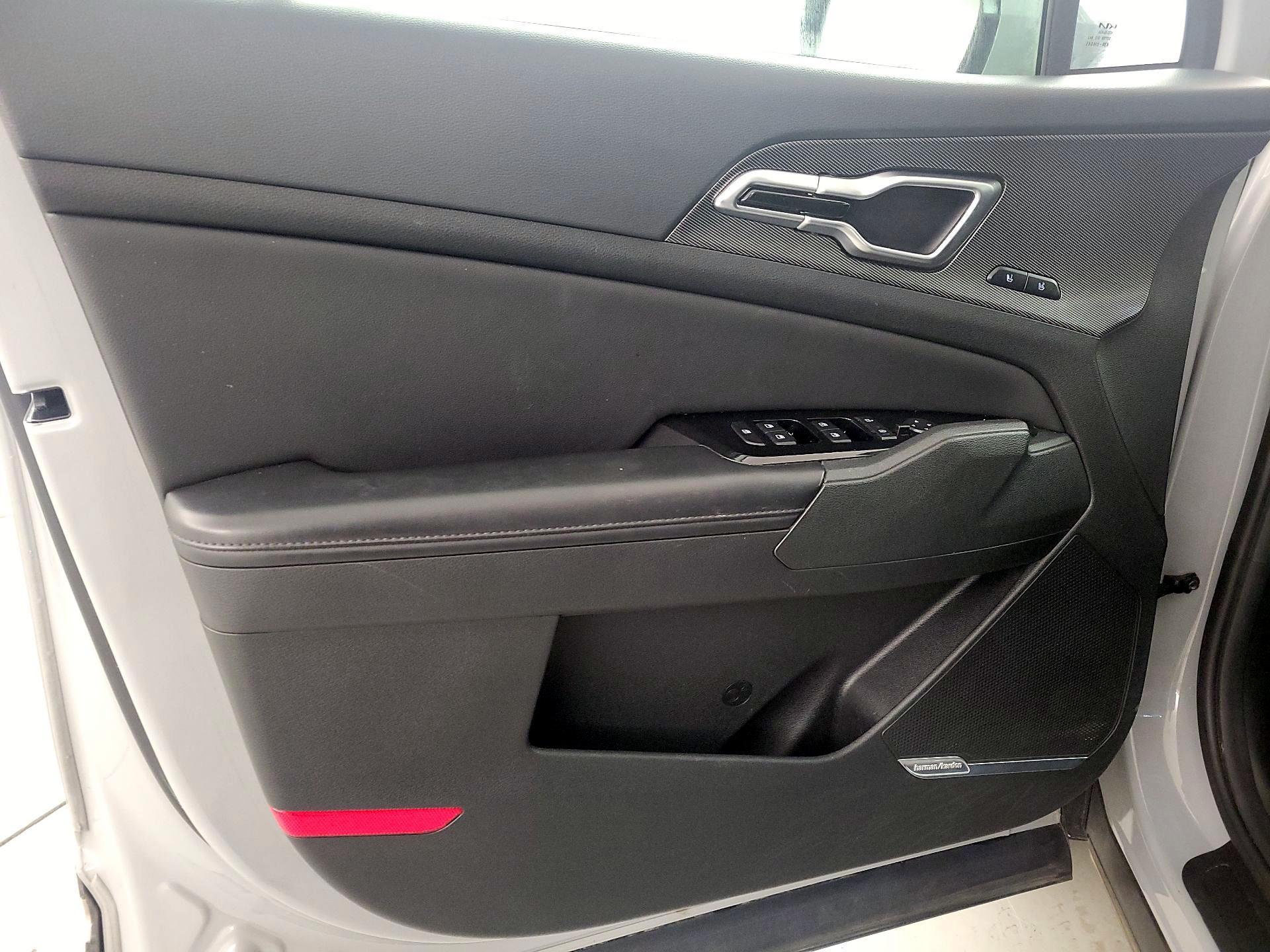 Thumbnail: 2023 Kia Sportage - 12