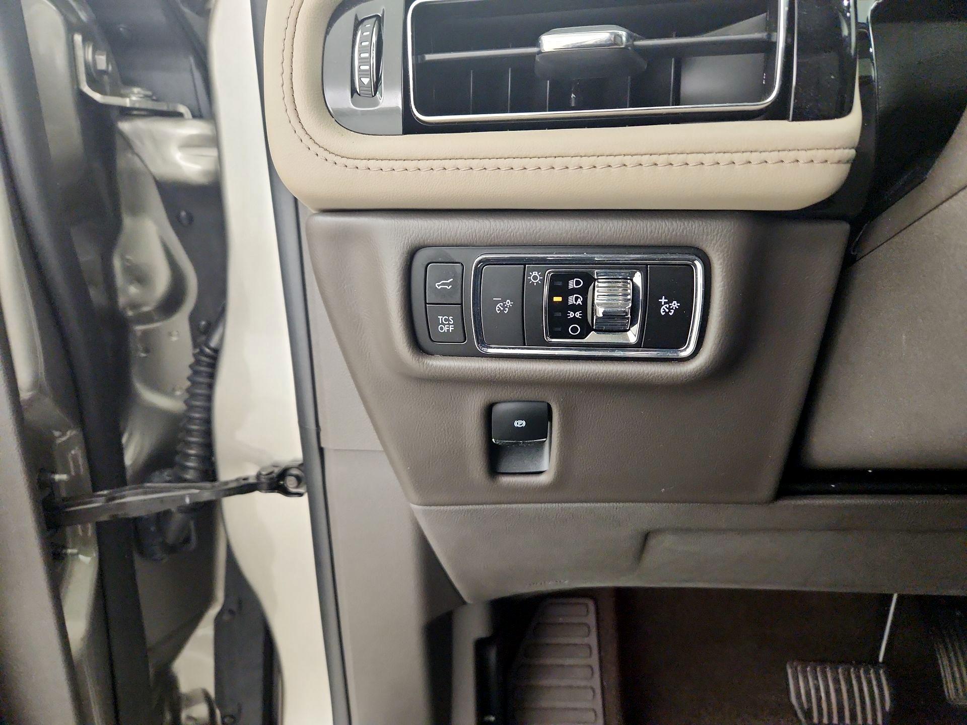 Thumbnail: 2023 Lincoln Nautilus - 11