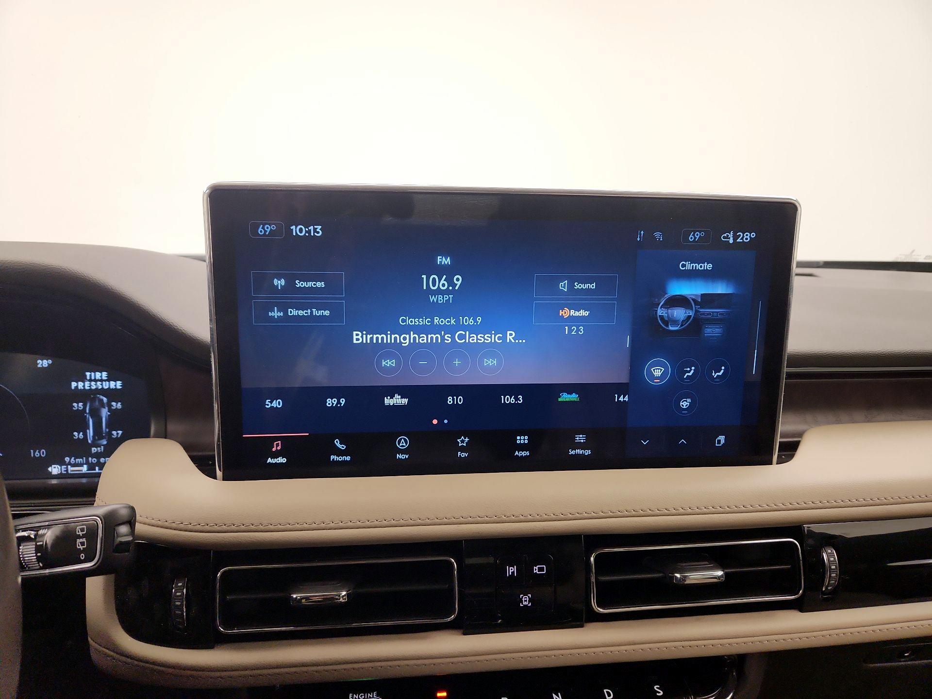 Thumbnail: 2023 Lincoln Nautilus - 14