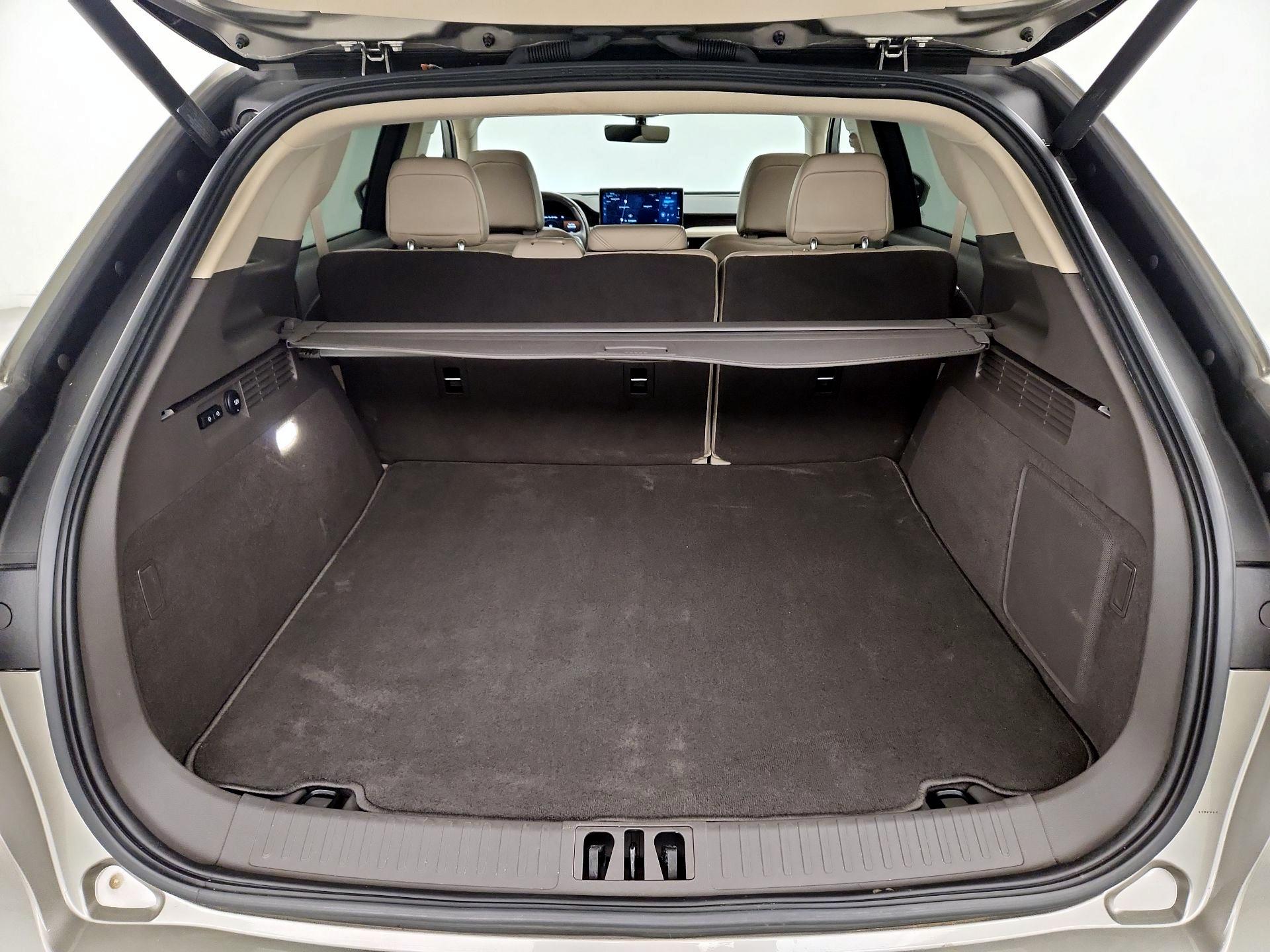 Thumbnail: 2023 Lincoln Nautilus - 20