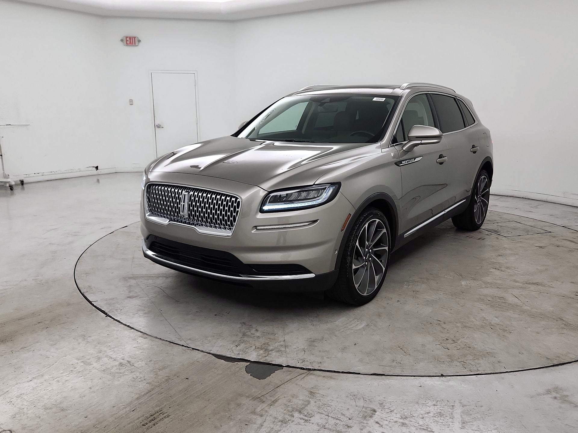 Thumbnail: 2023 Lincoln Nautilus - 3
