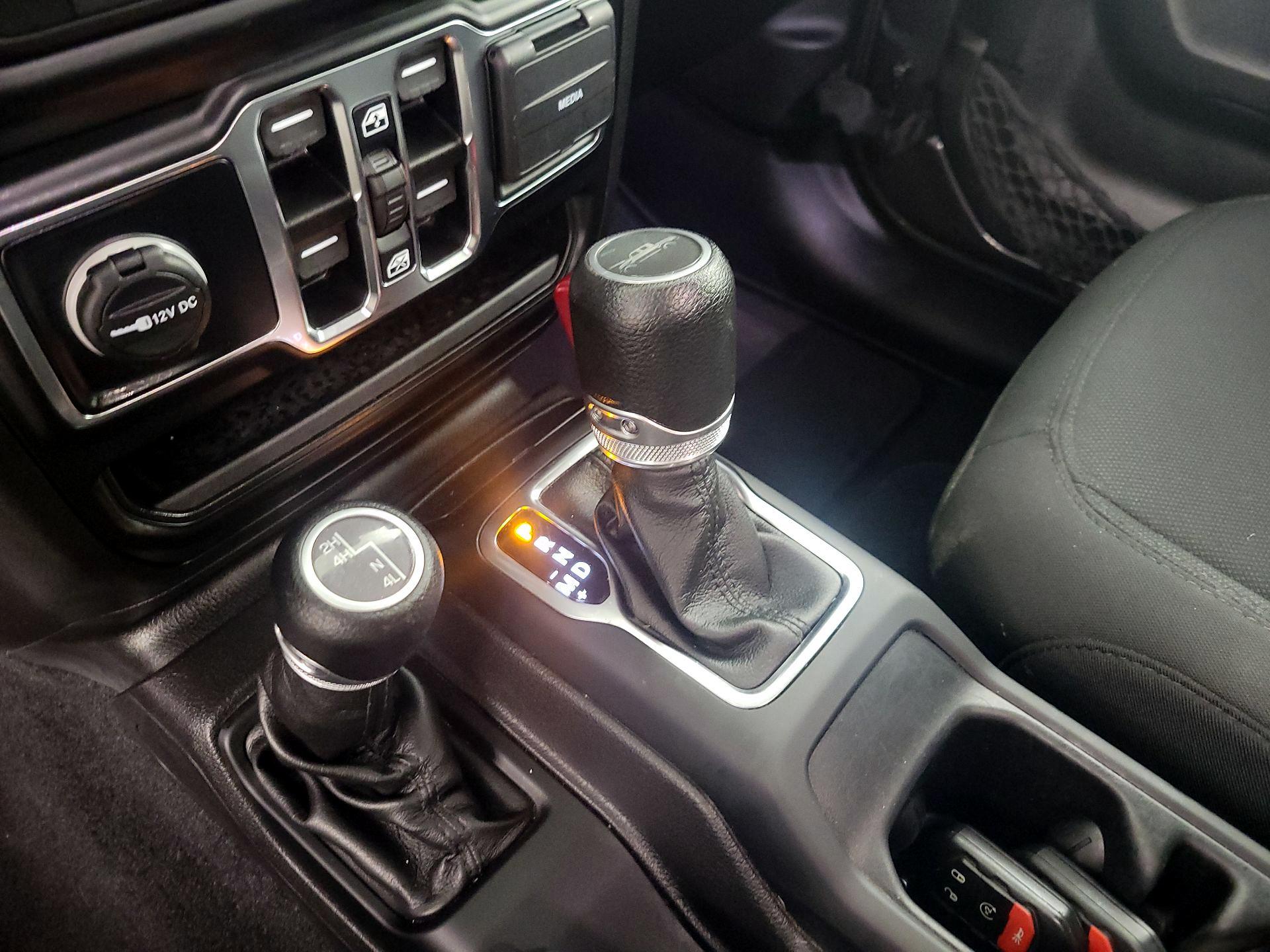 Thumbnail: 2022 Jeep Gladiator - 17