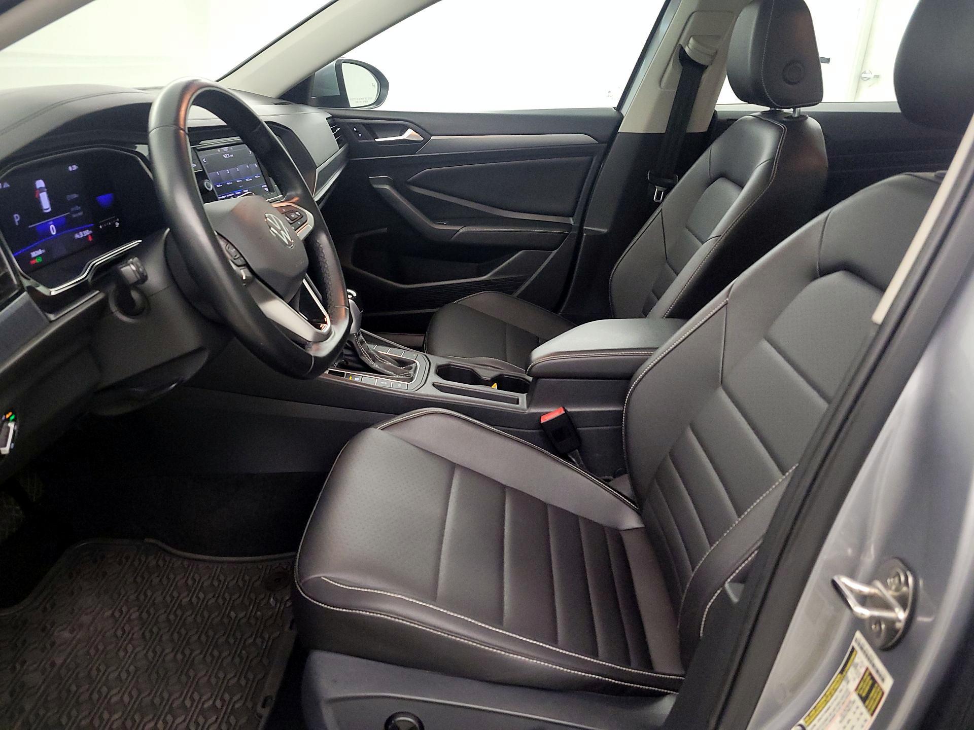 Thumbnail: 2022 Volkswagen Jetta - 11