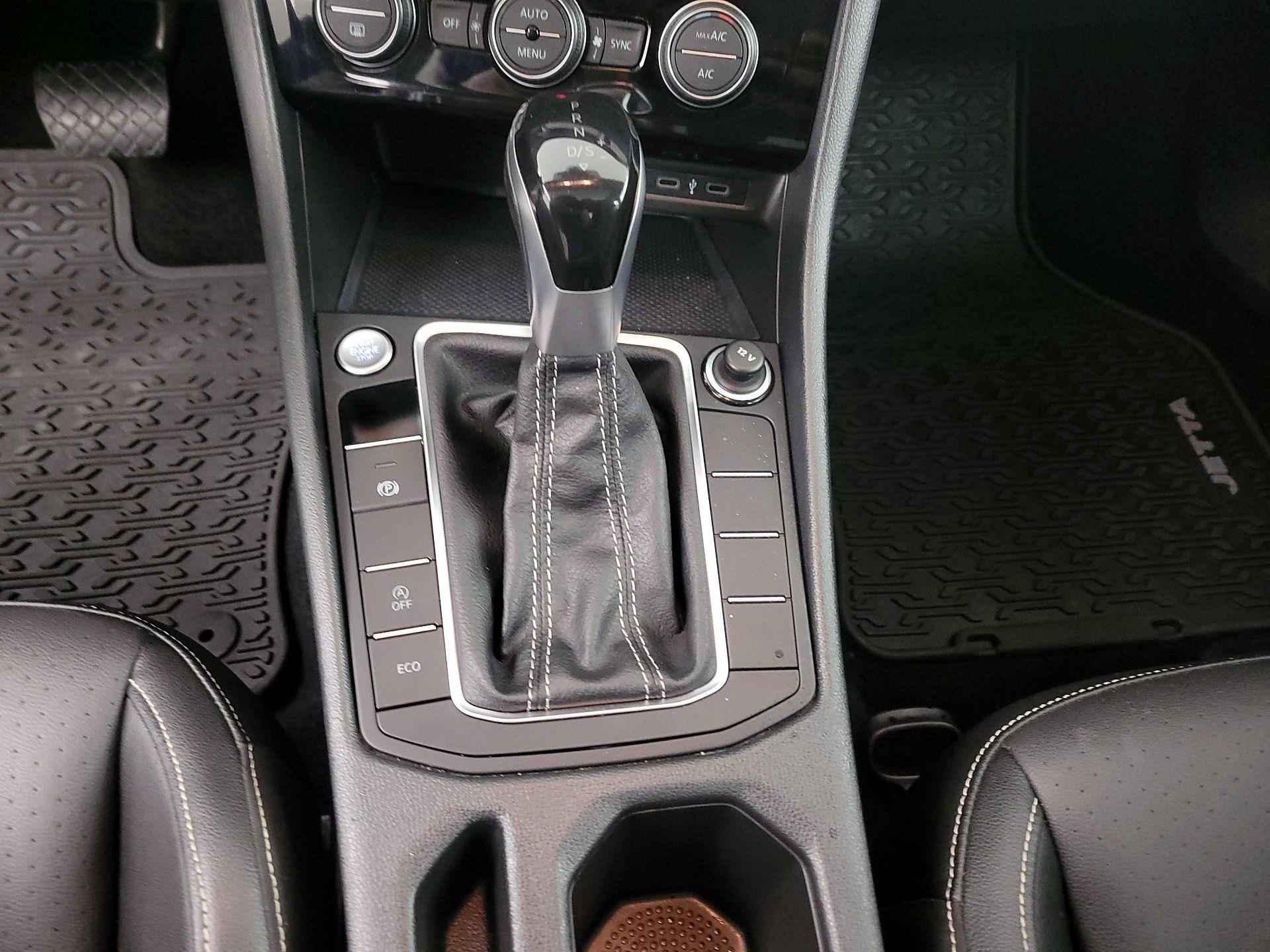 Thumbnail: 2022 Volkswagen Jetta - 17