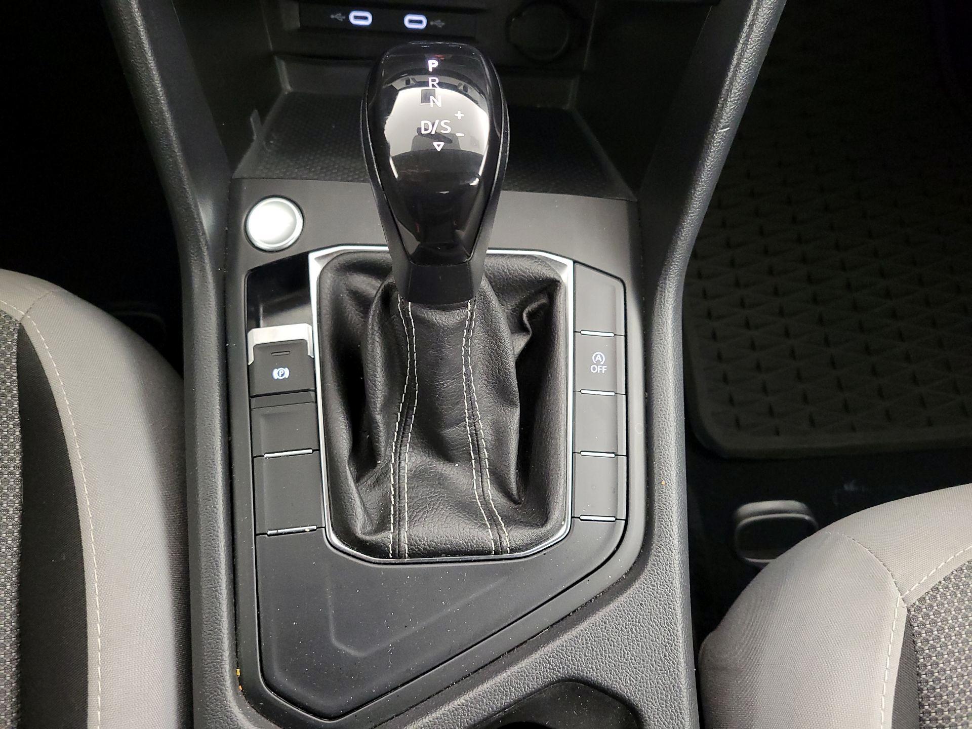 Thumbnail: 2022 Volkswagen Taos - 17