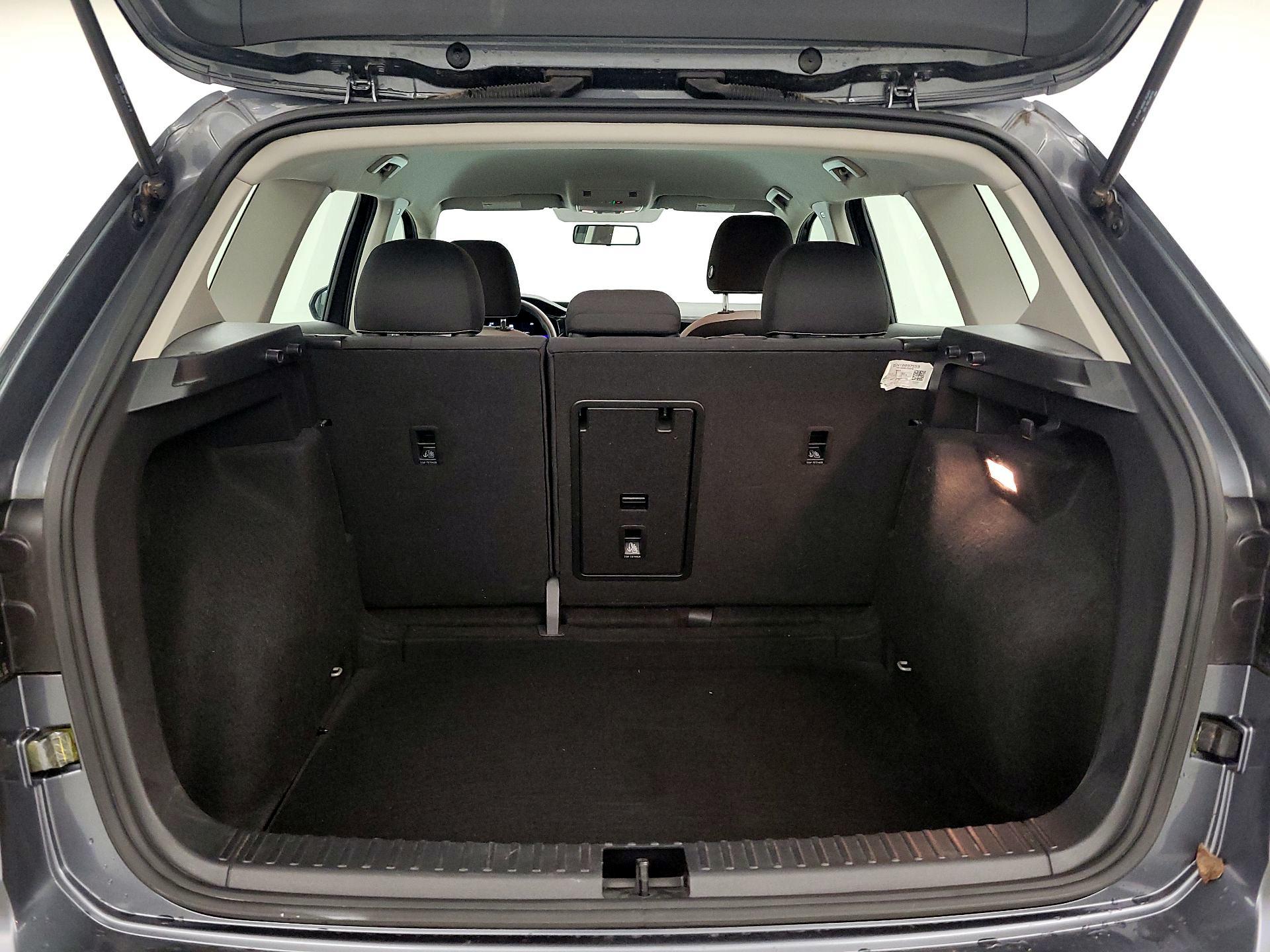 Thumbnail: 2022 Volkswagen Taos - 20