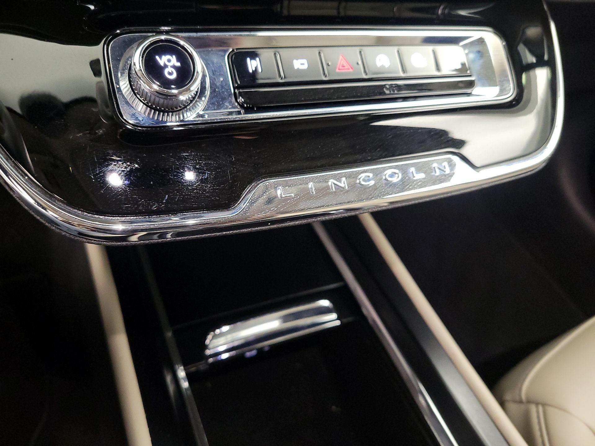 Thumbnail: 2025 Lincoln Corsair - 16