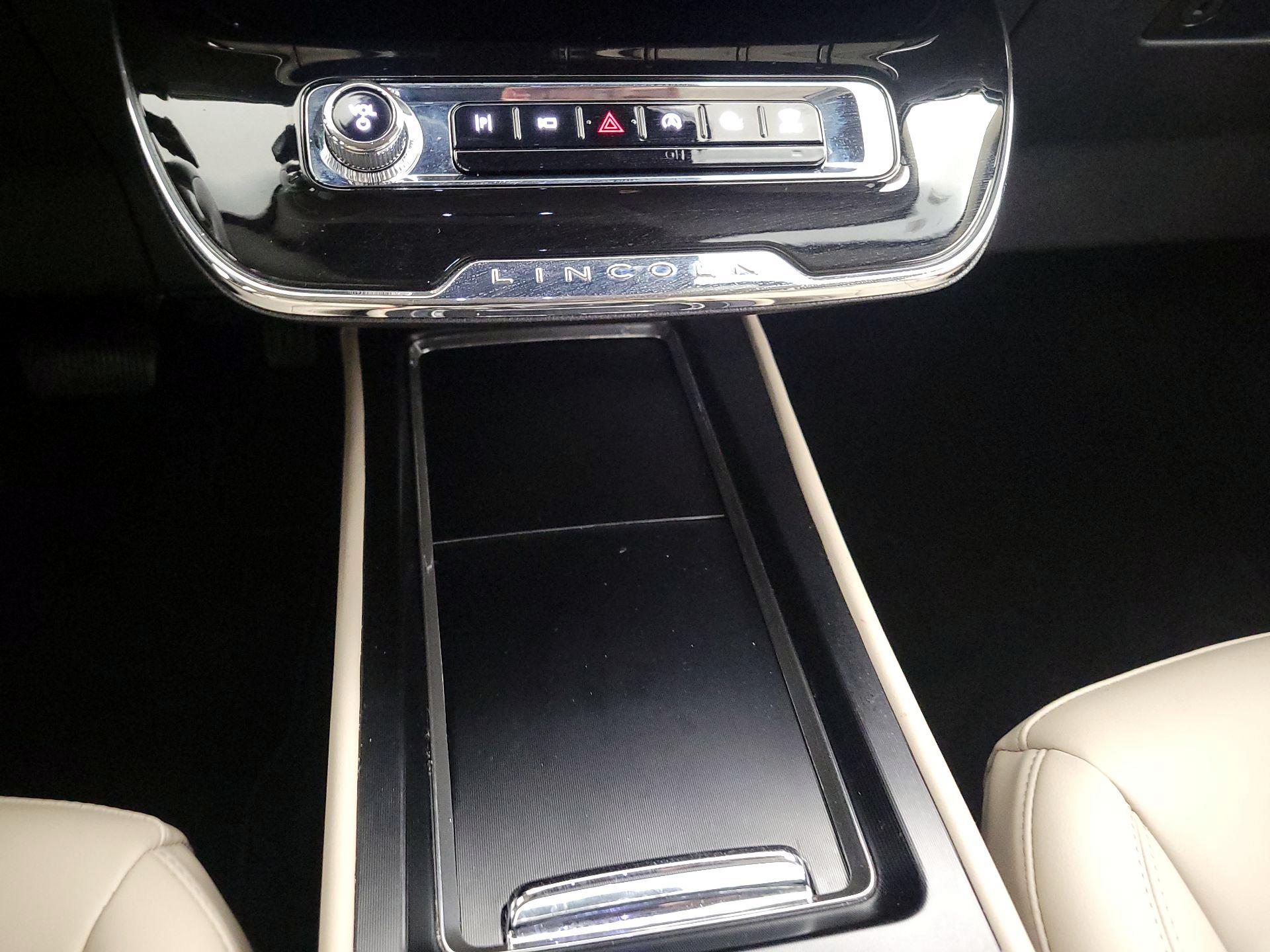 Thumbnail: 2025 Lincoln Corsair - 17