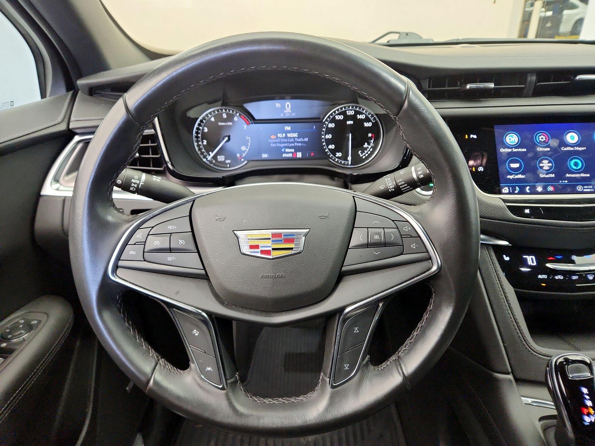 Thumbnail: 2022 Cadillac XT5 - 10