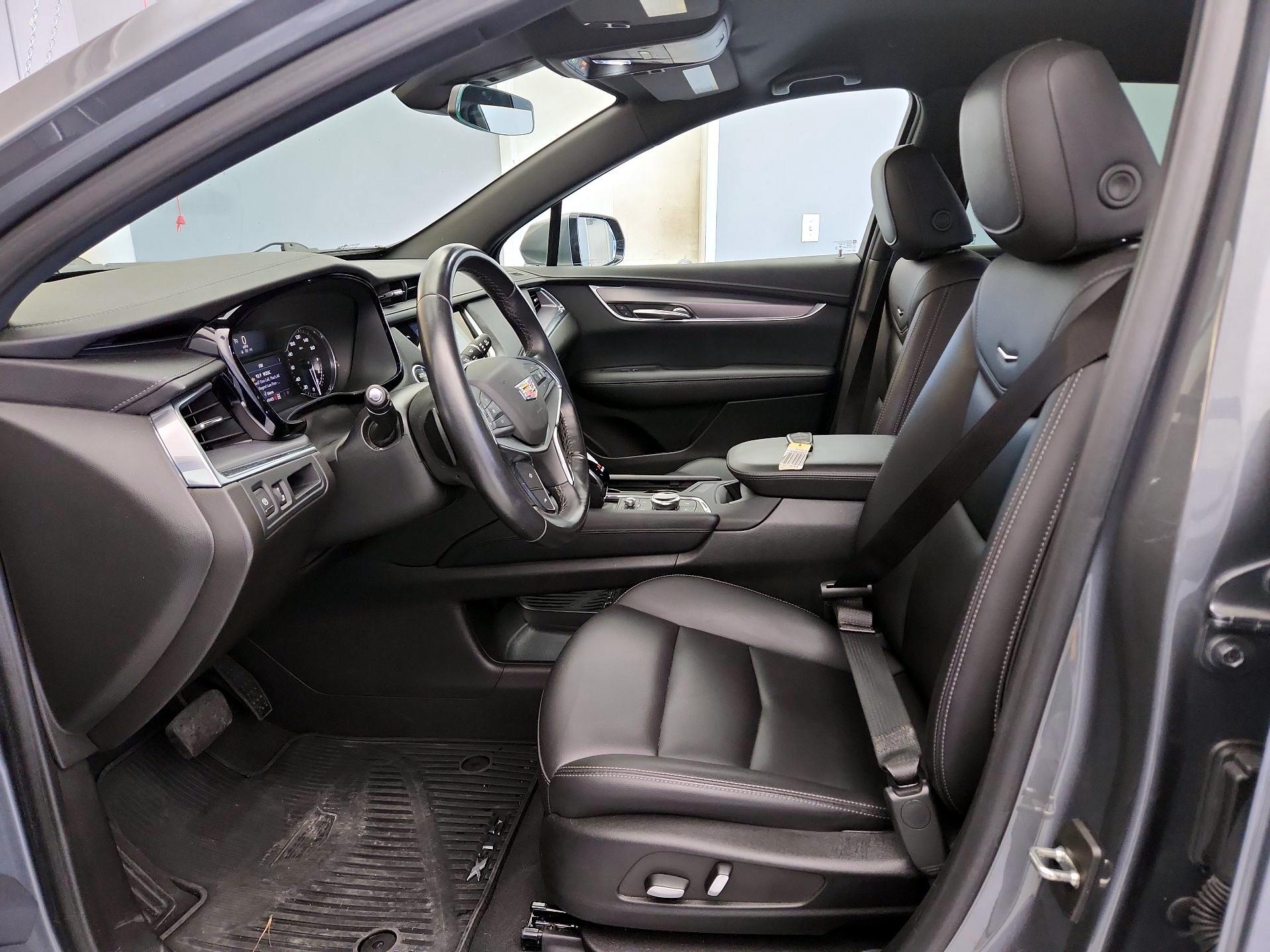 Thumbnail: 2022 Cadillac XT5 - 11