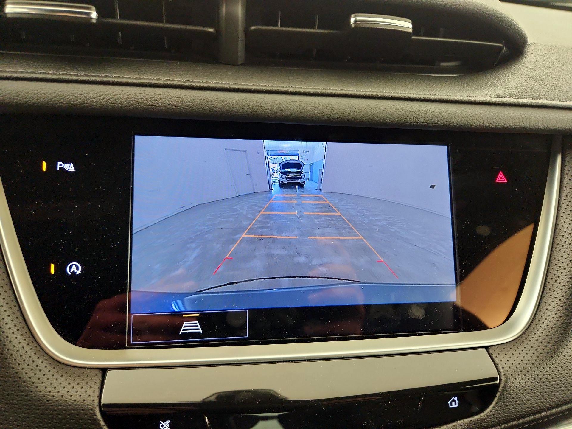 Thumbnail: 2022 Cadillac XT5 - 14
