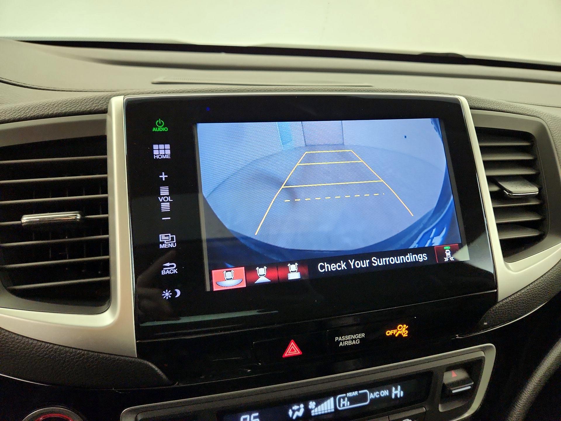 Thumbnail: 2016 Honda Pilot - 15