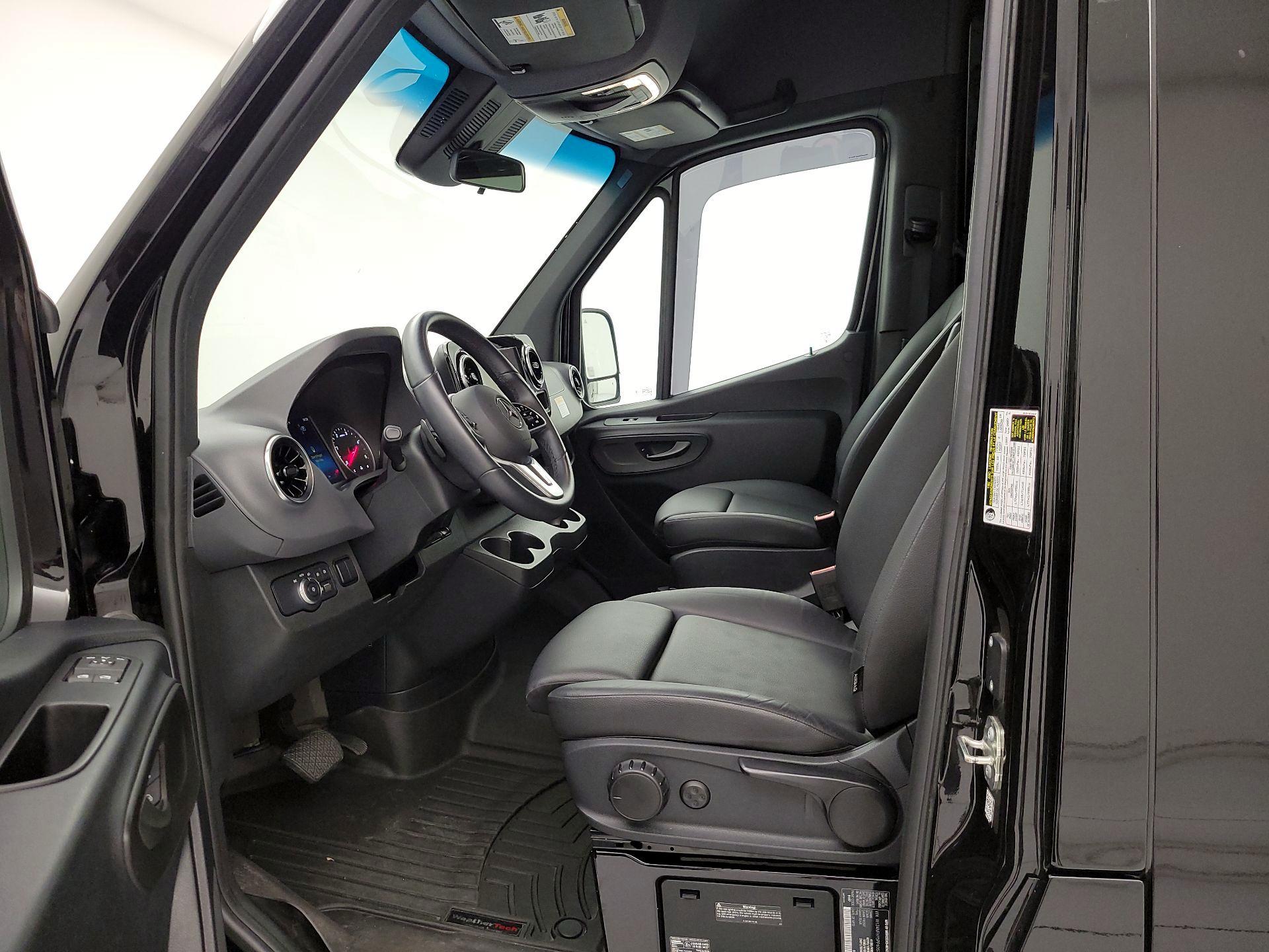 Thumbnail: 2023 Mercedes-Benz Sprinter - 11